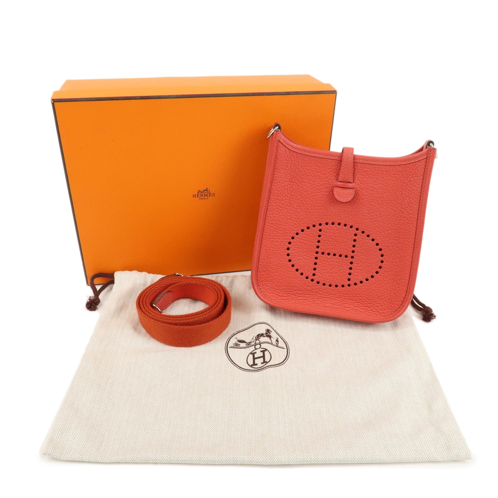 HERMES Taurillon Clemence Evelyne TPM Amazon T Stamped Shoulder Bag