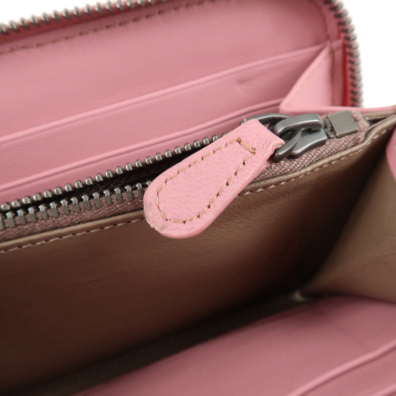 BOTTEGA VENETA Intrecciato Leather Round Zipper Wallet Pink