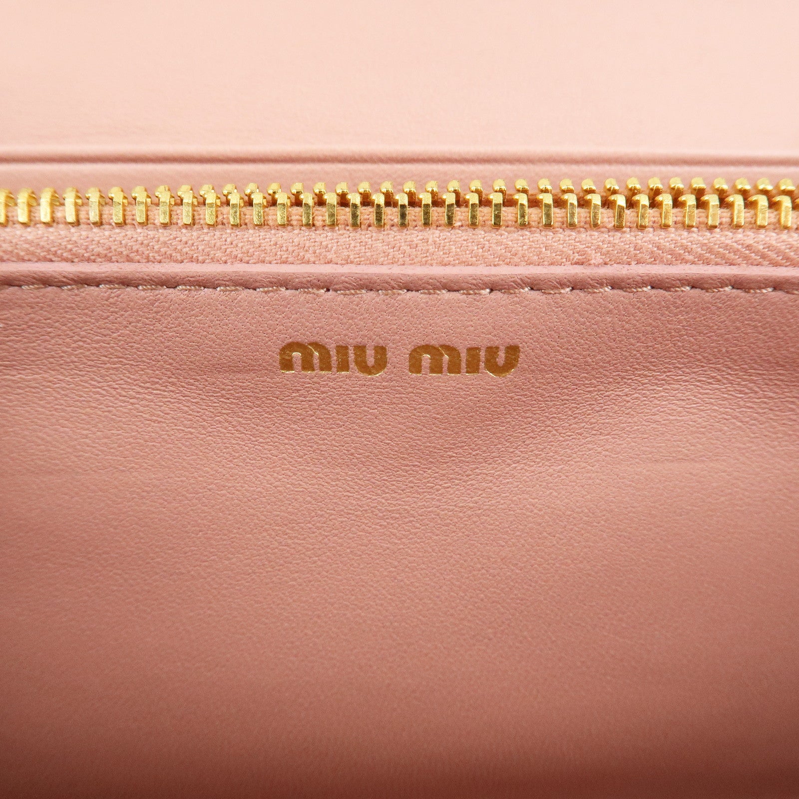 MIU MIU Matelasse MIU’C Bijou Leather Hook Long Wallet Pink 5MH109