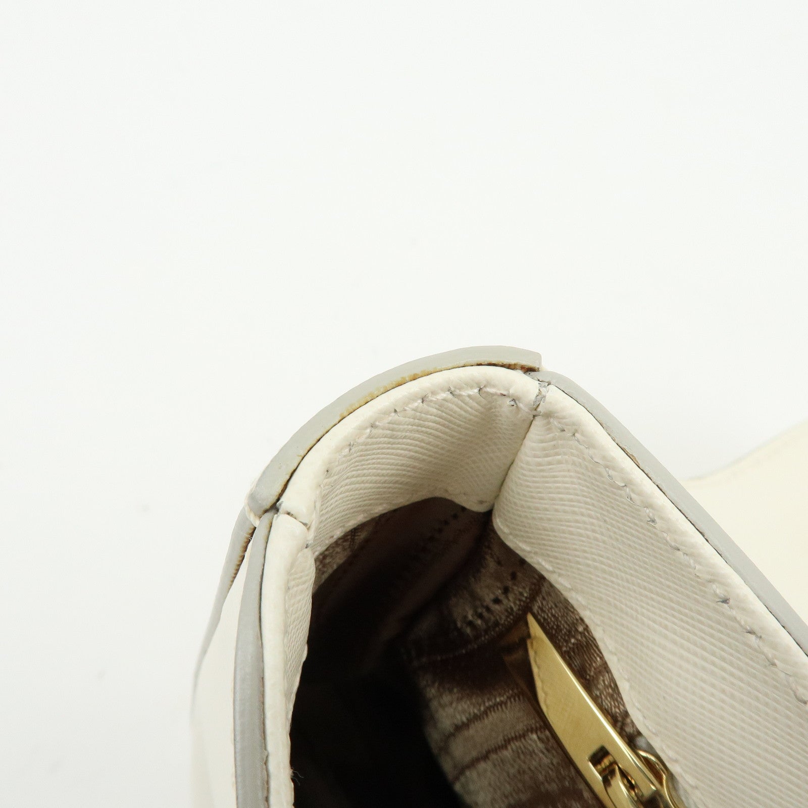 Ferragamo Gancini Leather Chain Shoulder Bag Hand Bag Ivory