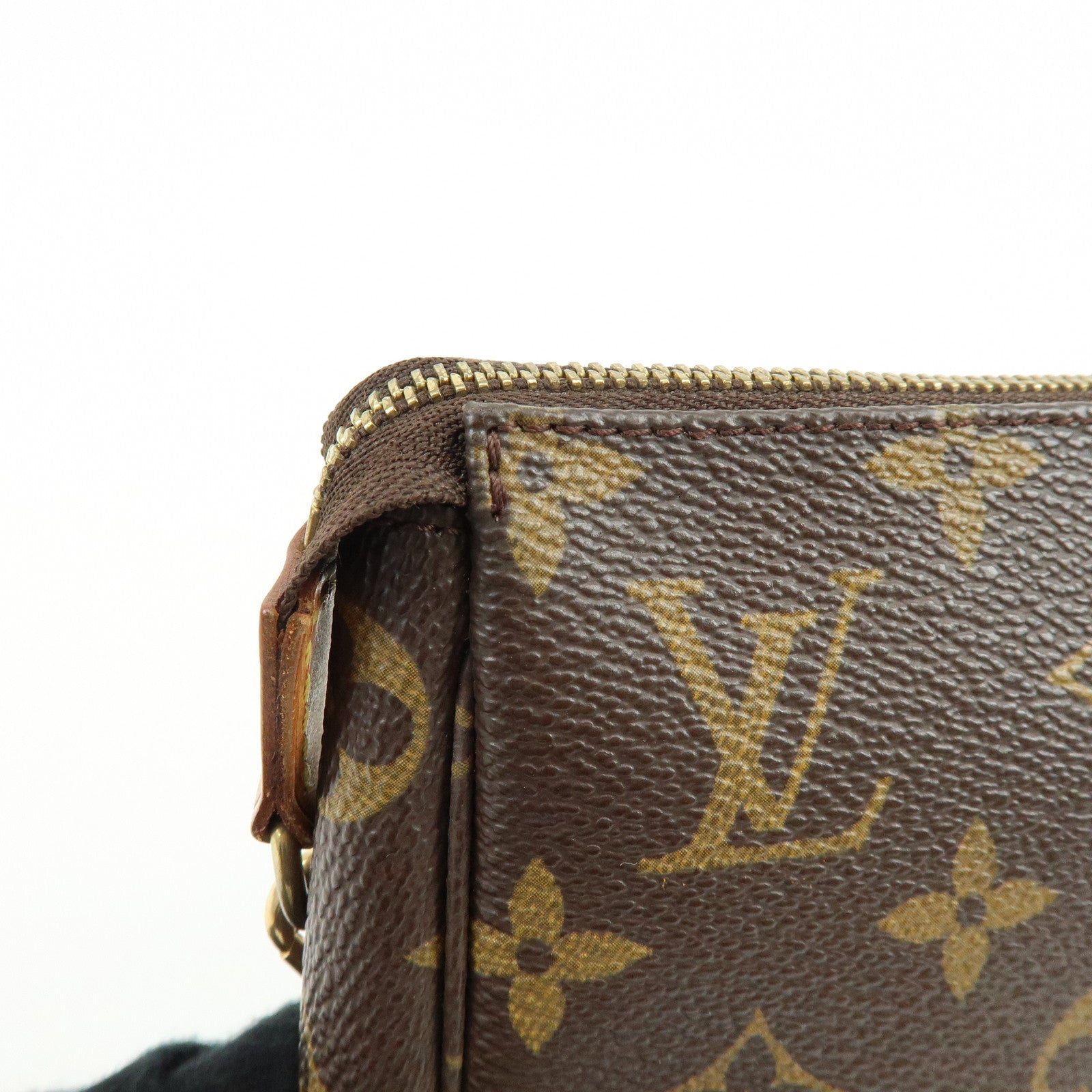 Louis Vuitton Monogram Pochette Accessoires Hand Bag Brown M51980