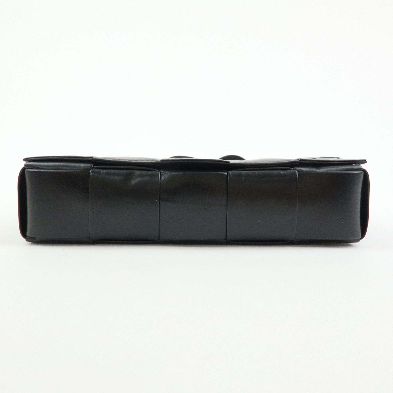 BOTTEGA VENETA Cassette Maxi Intrecciato Leather Shoulder Bag 578004