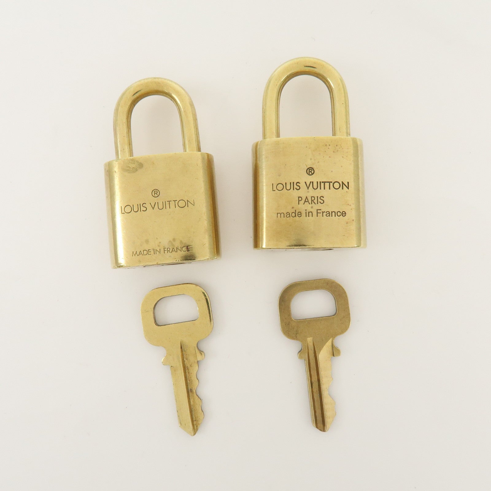 Louis Vuitton Set of 10 Metal Lock & Key Cadena Key Lock Gold