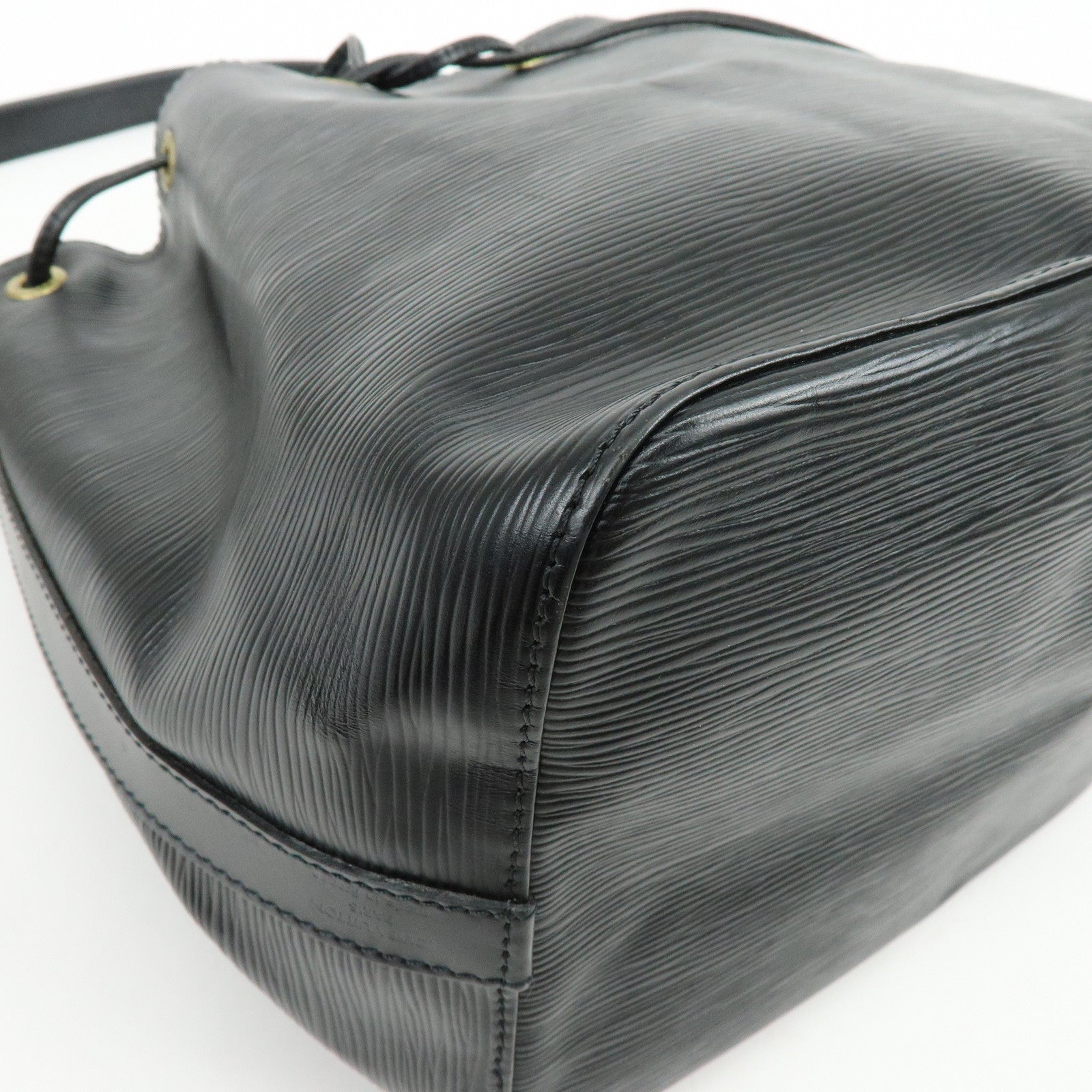 Louis Vuitton Epi Petit Noe Shoulder Bag Noir Black M44102