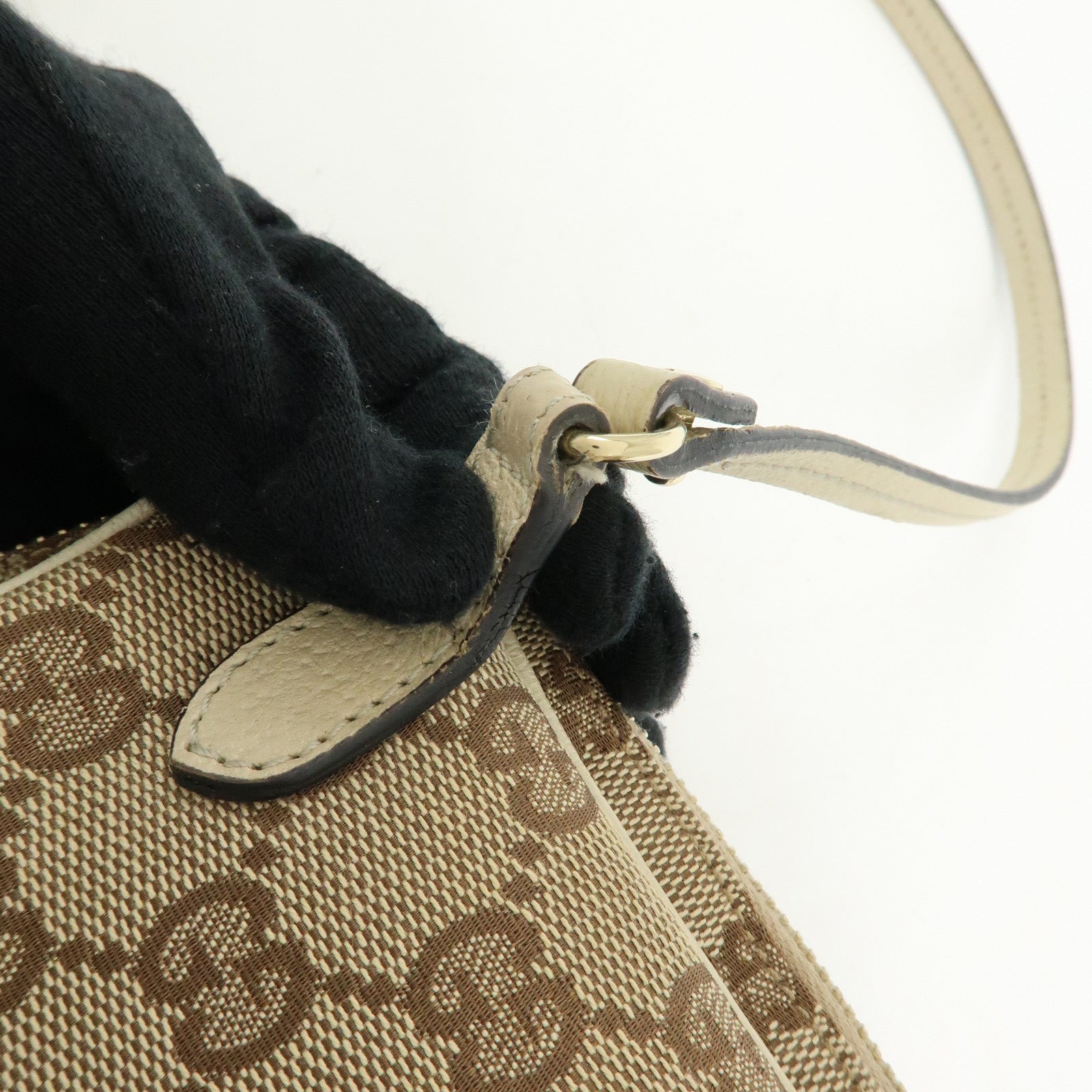 GUCCI GG Canvas Leather Shoulder Crossbody Bag Beige White 120975