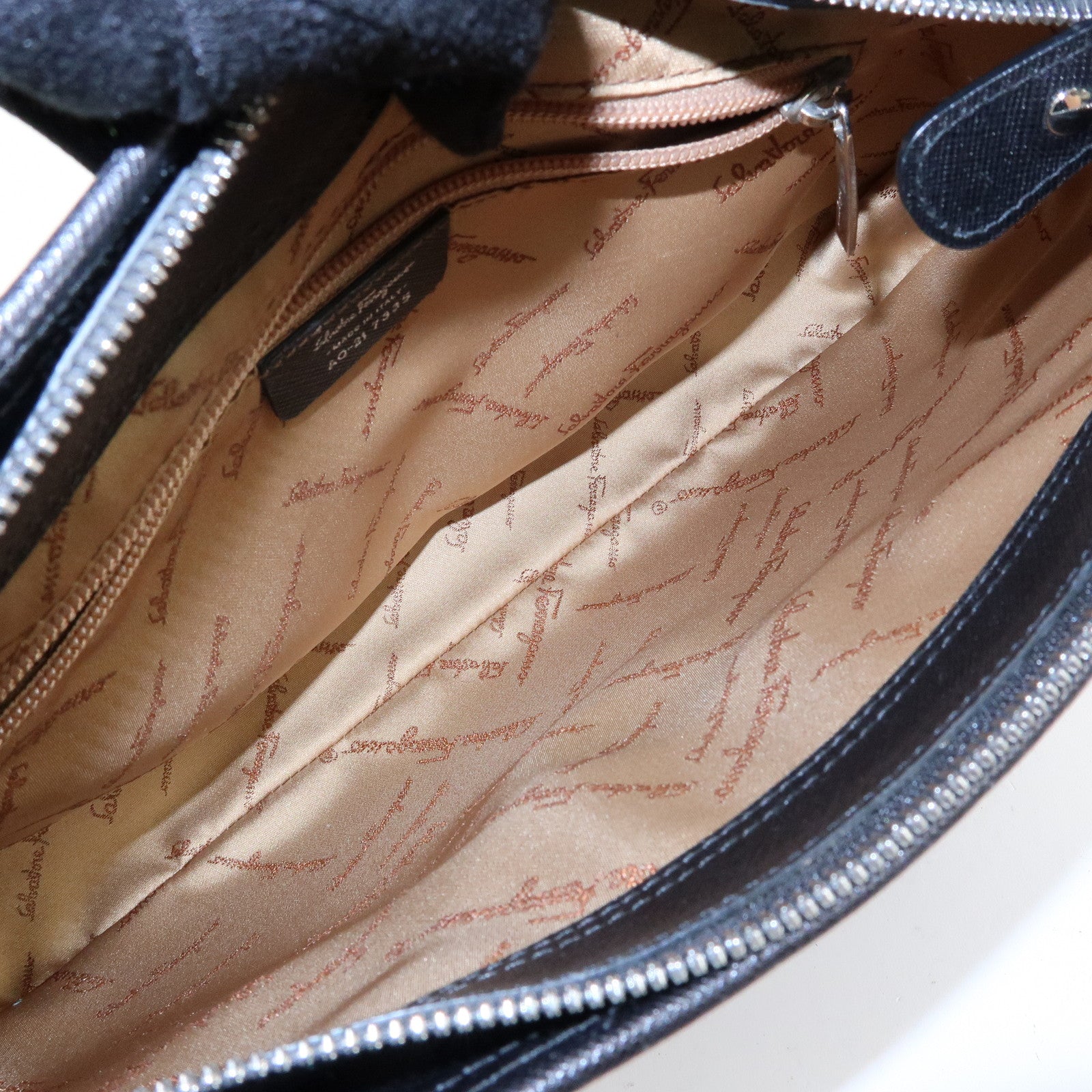 Ferragamo Gancini Leather Shoulder Bag Hand Bag Black