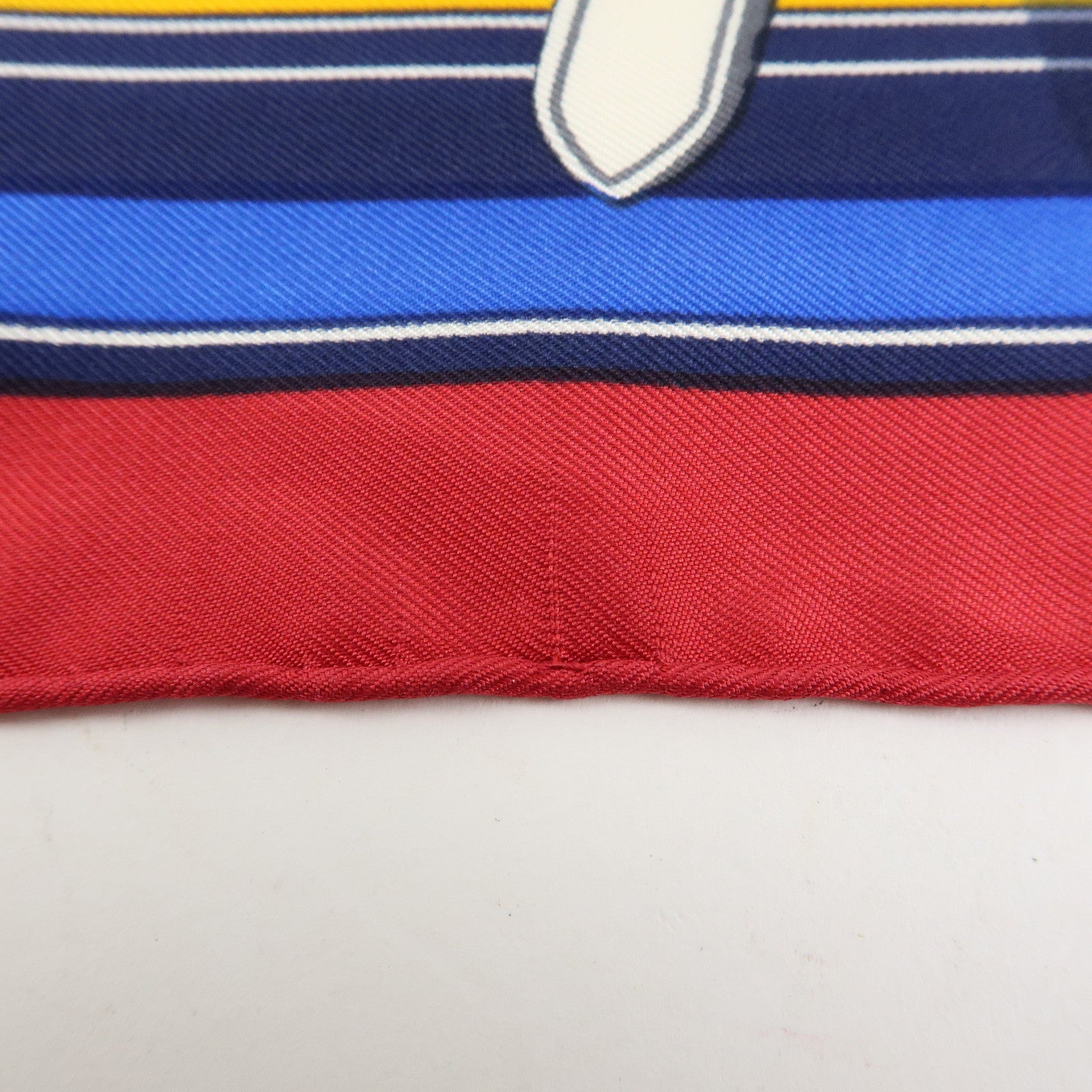 HERMES Carre 90 Silk 100% Scarf Couvertures et Tenues de Jour Red Blue