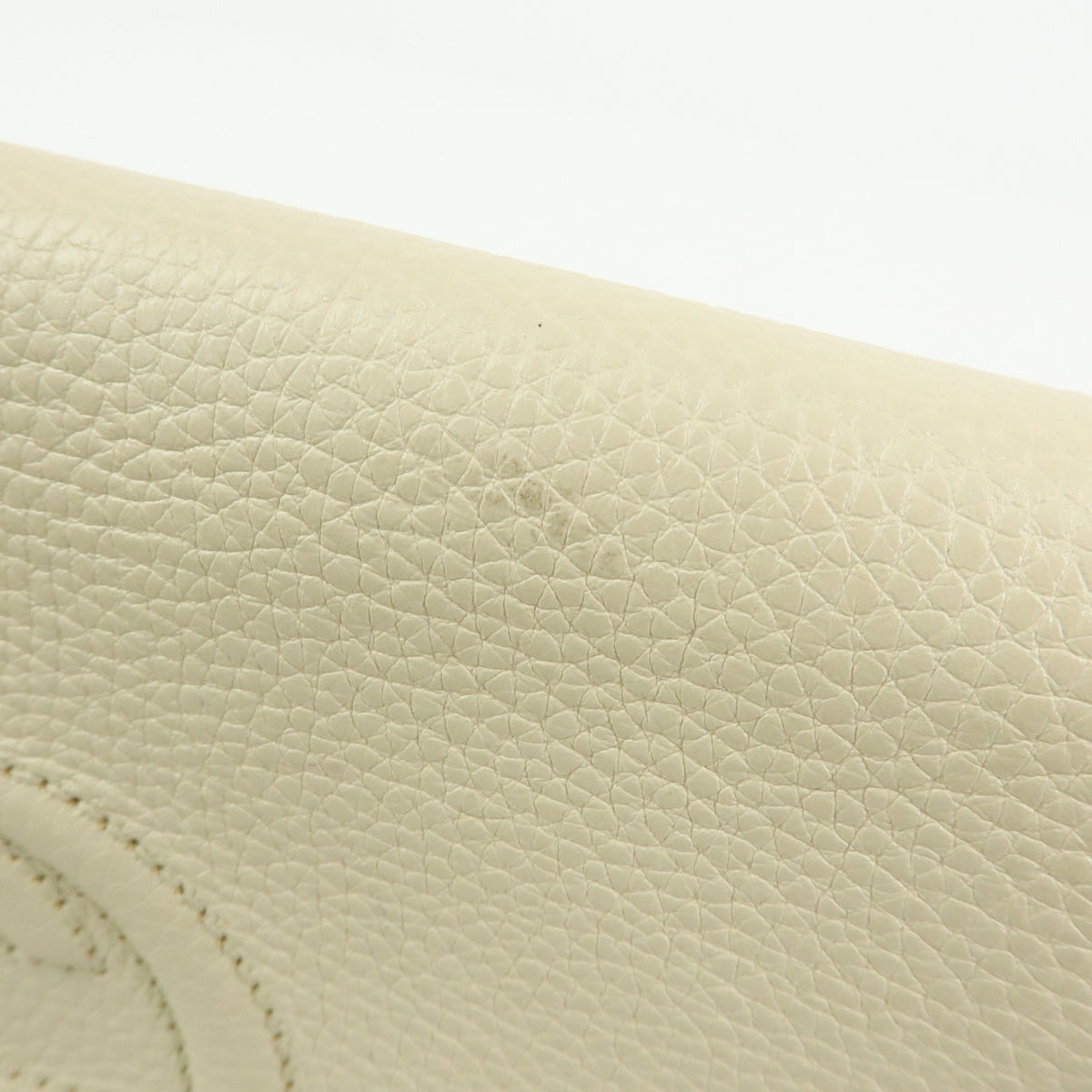 GUCCI SOHO Interlocking G Leather Chain Shoulder Bag White 536224
