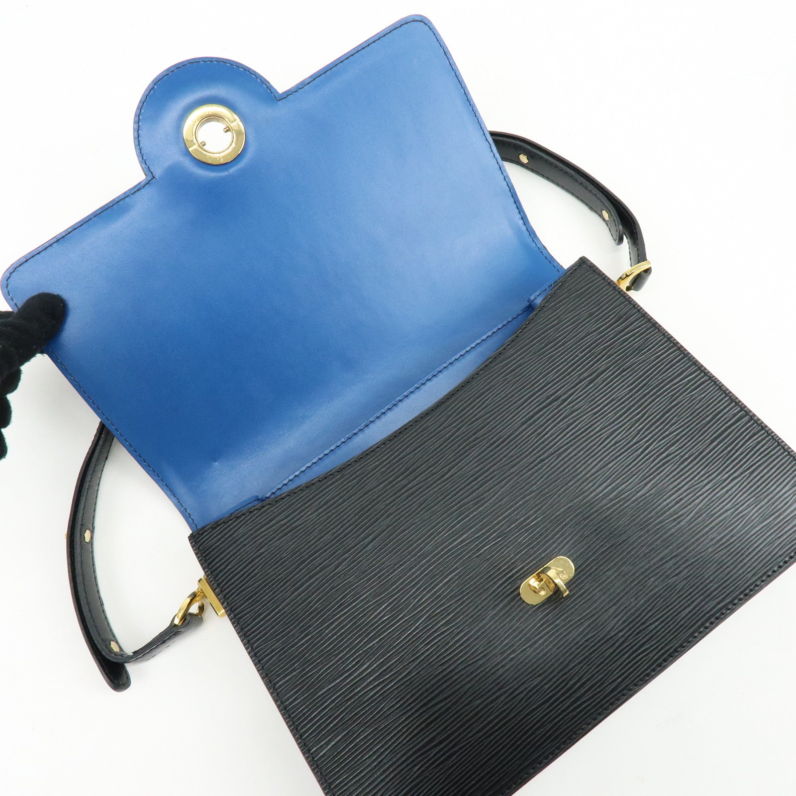 Louis Vuitton Free Run Epi Leather Shoulder Bag Noir Blue M52415