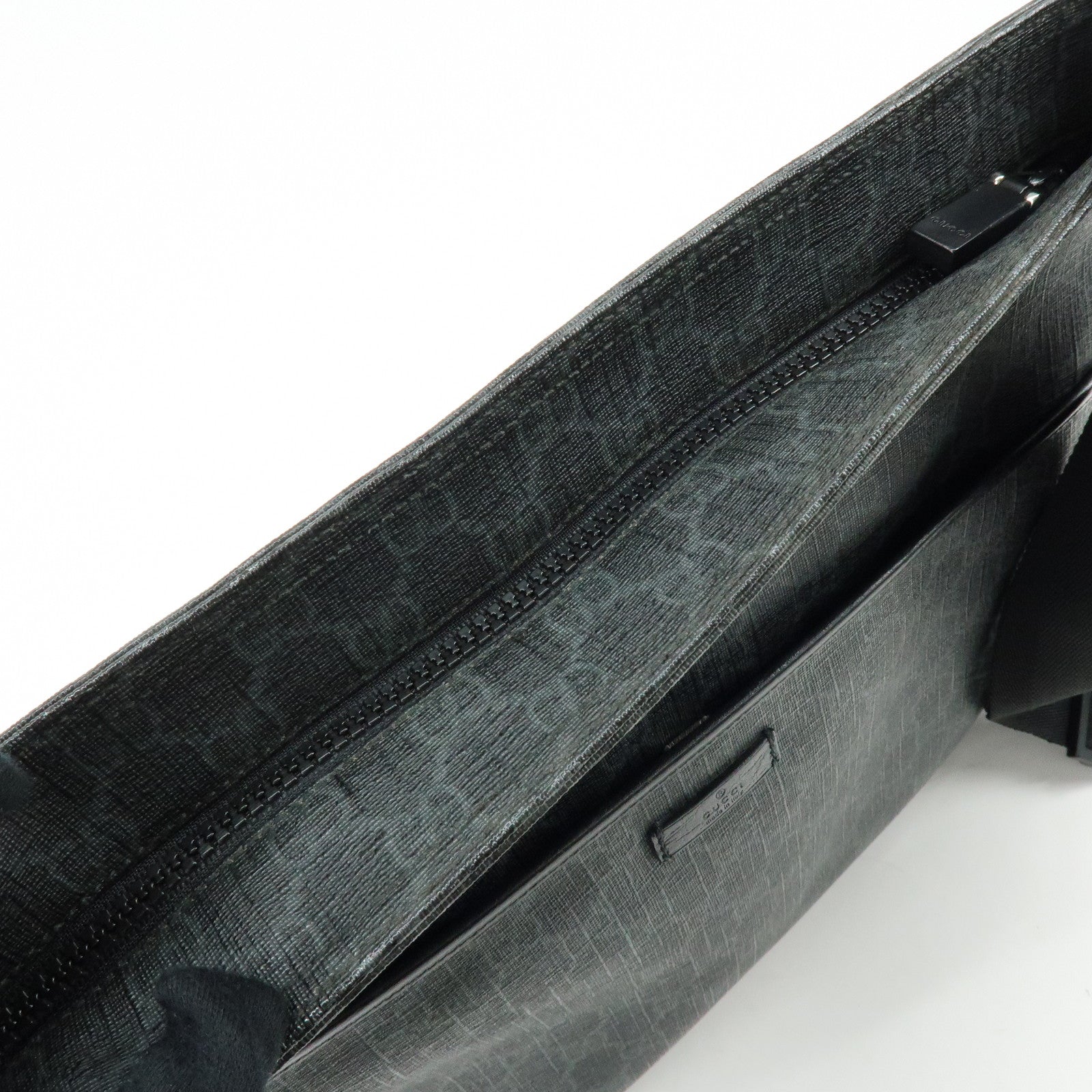 GUCCI GG Supreme Leather Shoulder Bag Crossbody Bag Black 162904