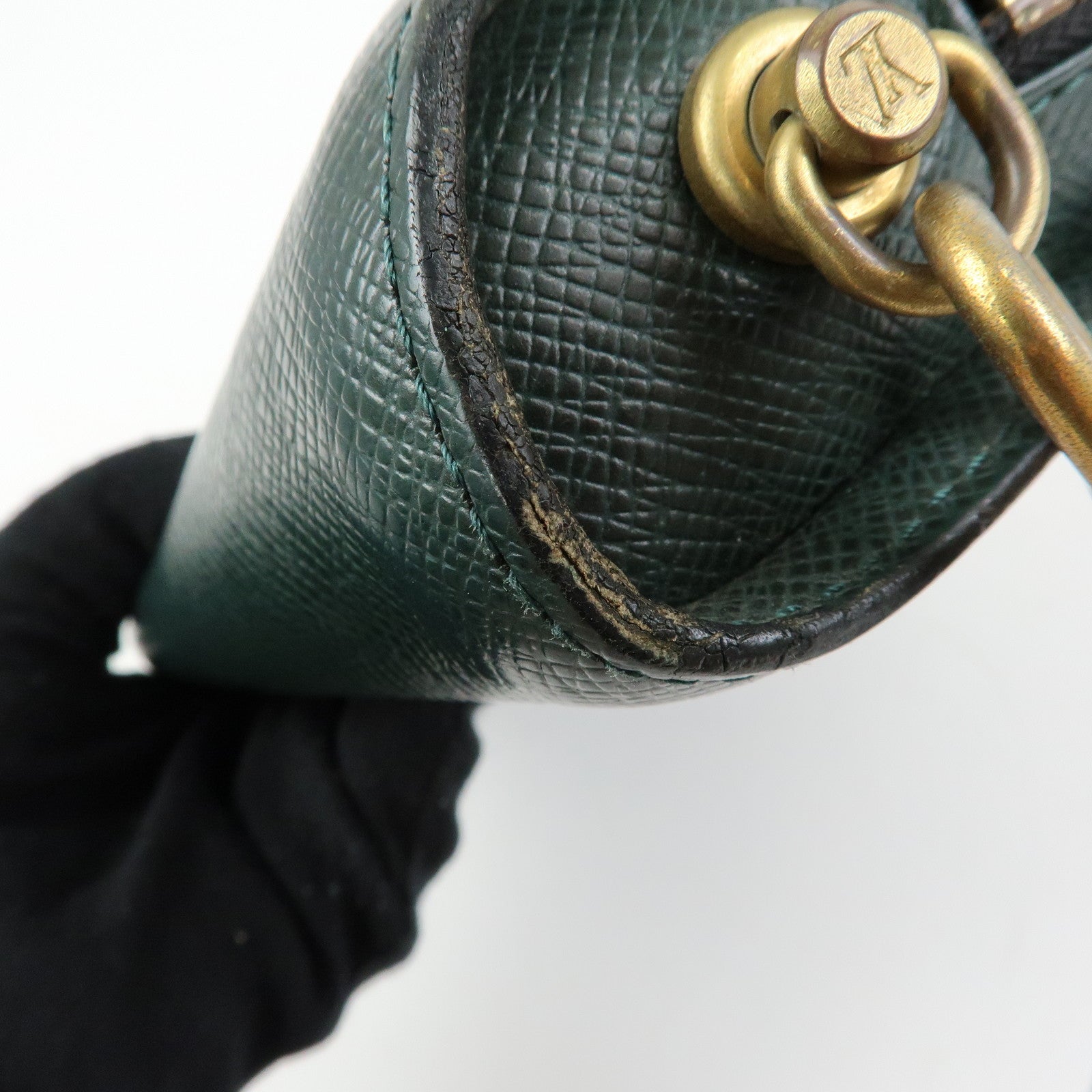 Louis Vuitton Taiga Baikal Clutch Bag Pouch Epicea M30184