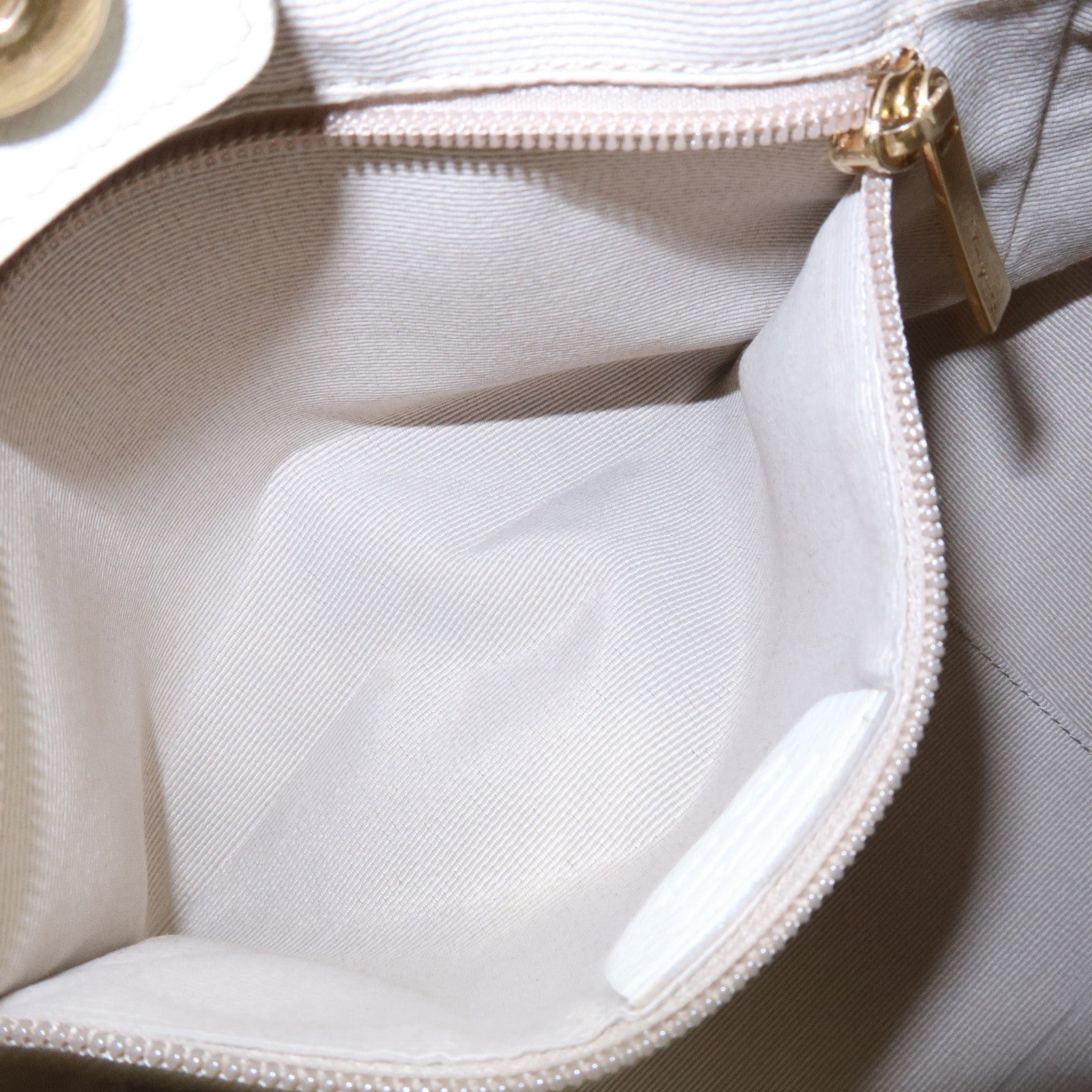 Ferragamo Gancini Leather Shoulder Bag Hand Bag Ivory