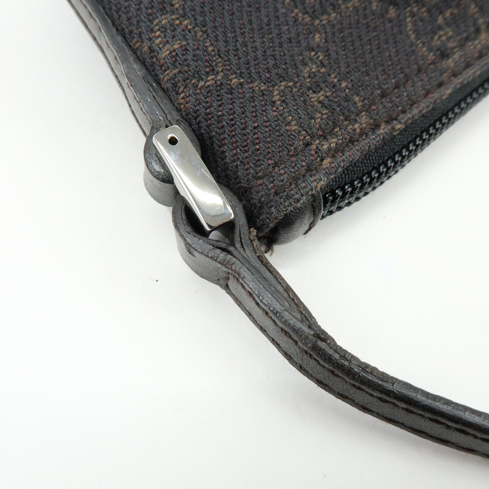 GUCCI Boat Bag GG Canvas Hand Bag Accessory Pouch Dark Brown 07198