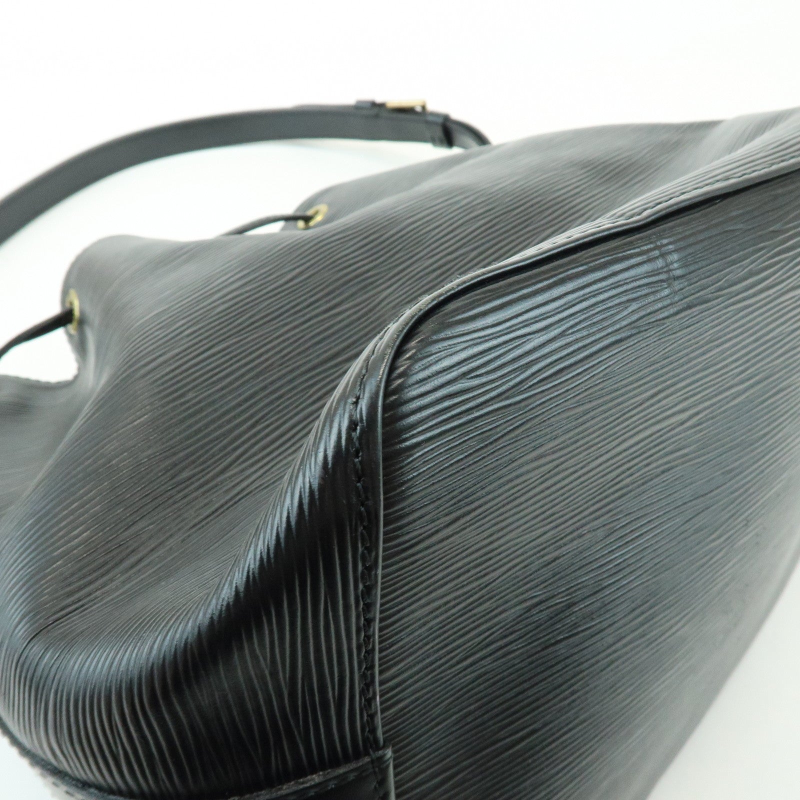 Louis Vuitton Epi Petit Noe Shoulder Bag Noir Black M44102