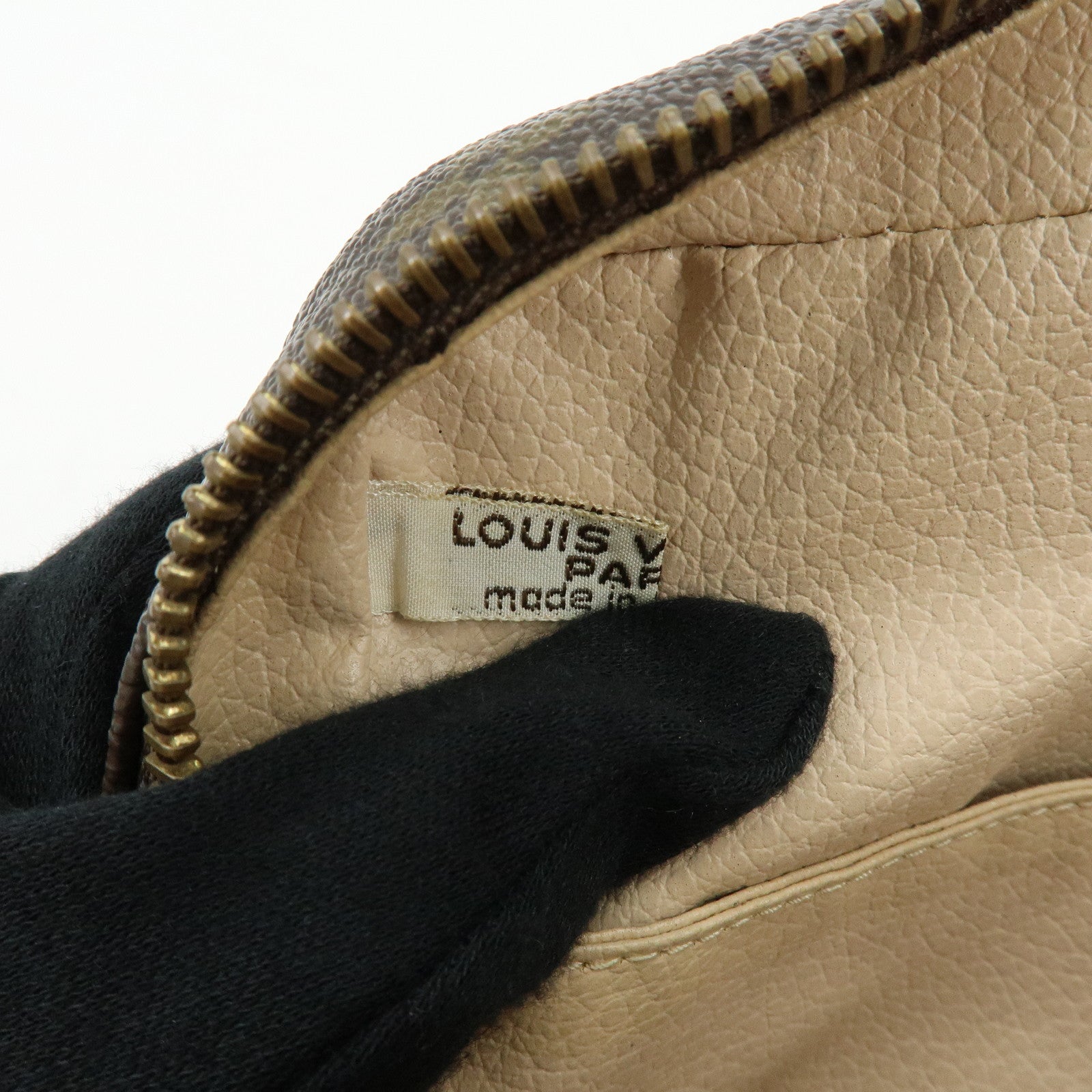 Louis Vuitton Monogram Trousse Toilette 23 Cosmetic Pouch M47524