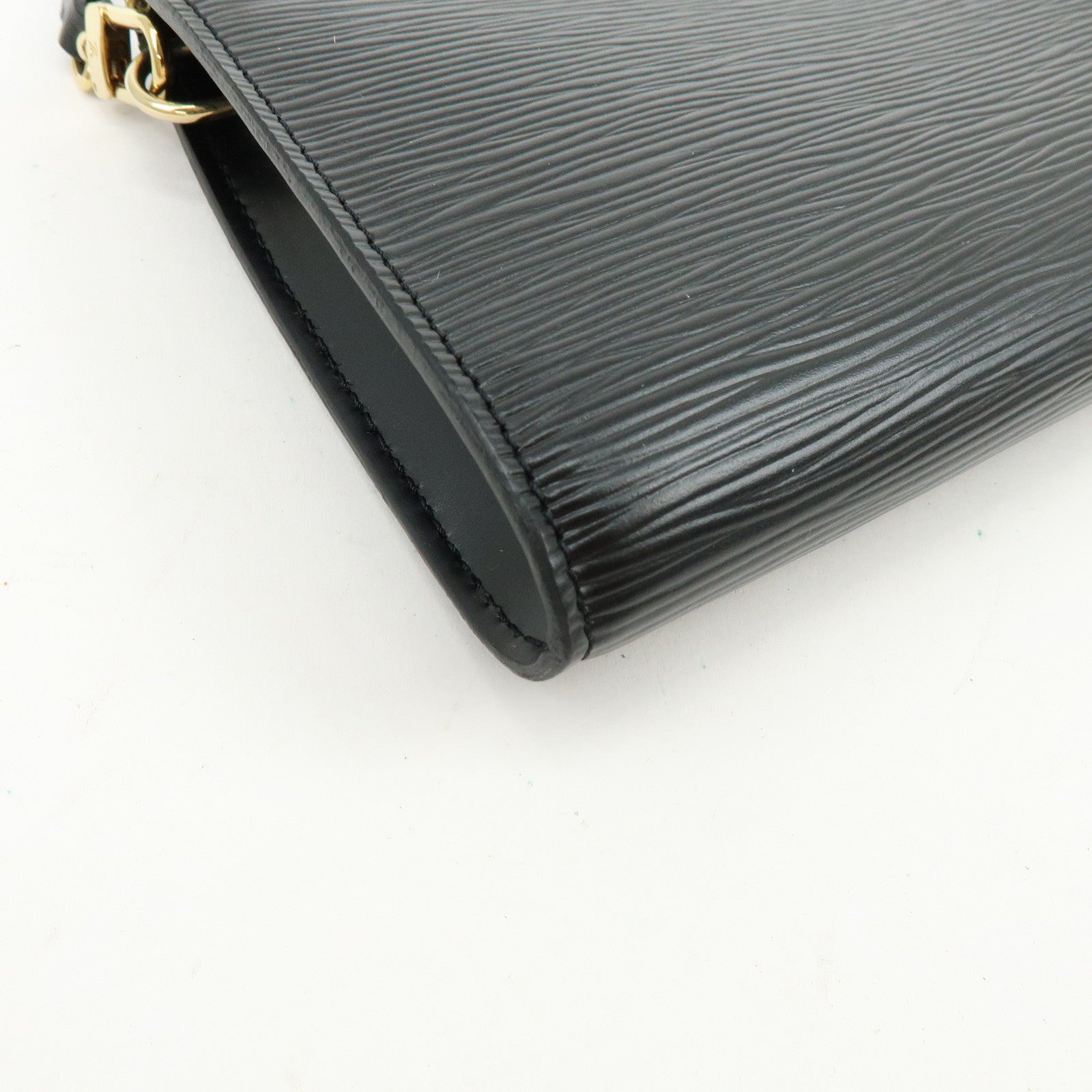 Louis Vuitton Epi Pochette Accessoires Clutch Bag Hand Bag Noir M52942