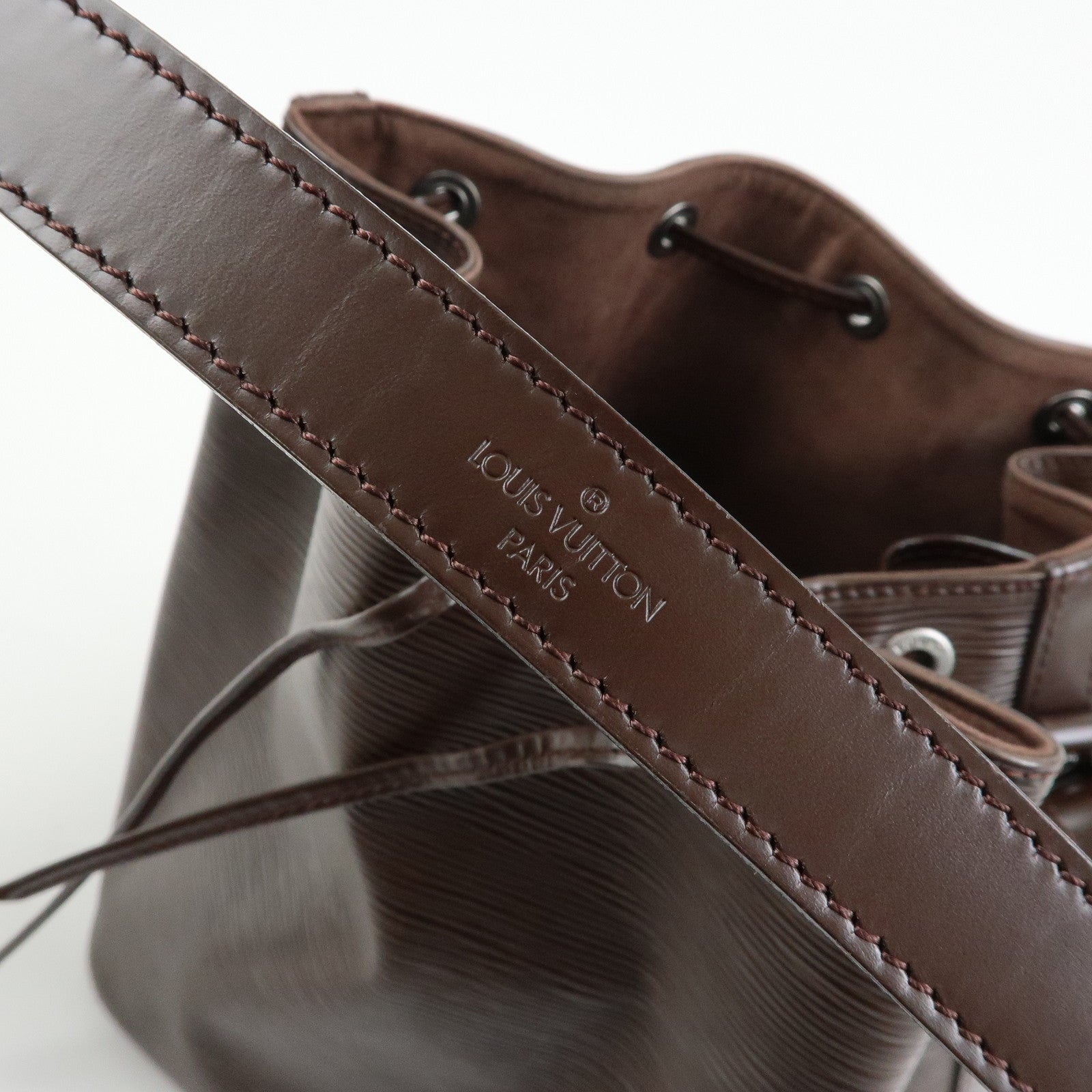 Louis Vuitton Epi Petit Noe Leather Shoulder Bag Mocha M5901D
