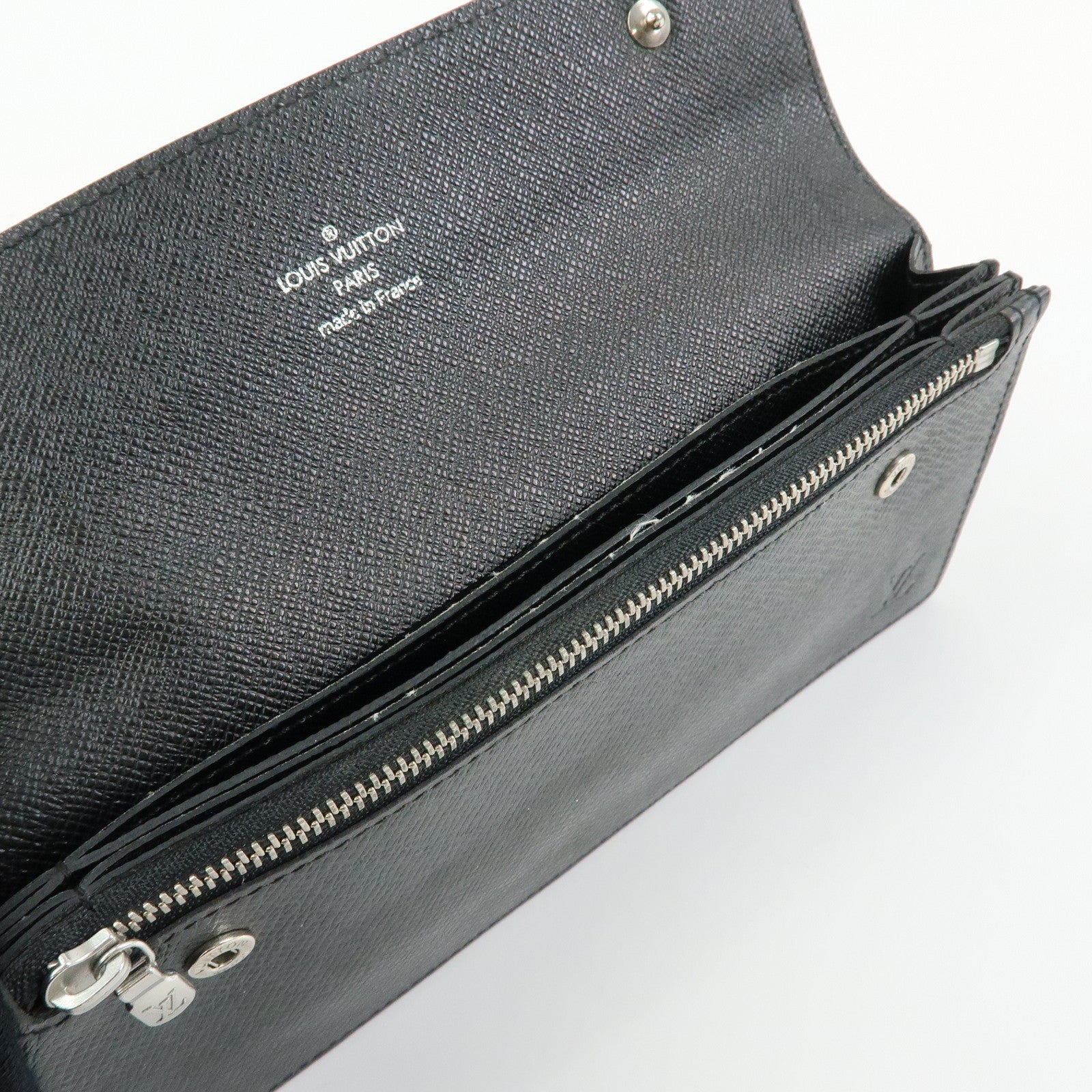 Louis Vuitton Taiga Portefeuille Accordion Wallet Ardoise M30992