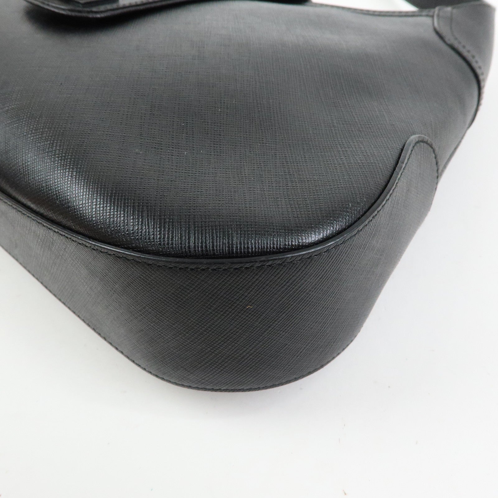 Ferragamo Gancini Leather Shoulder Bag Hand Bag Black