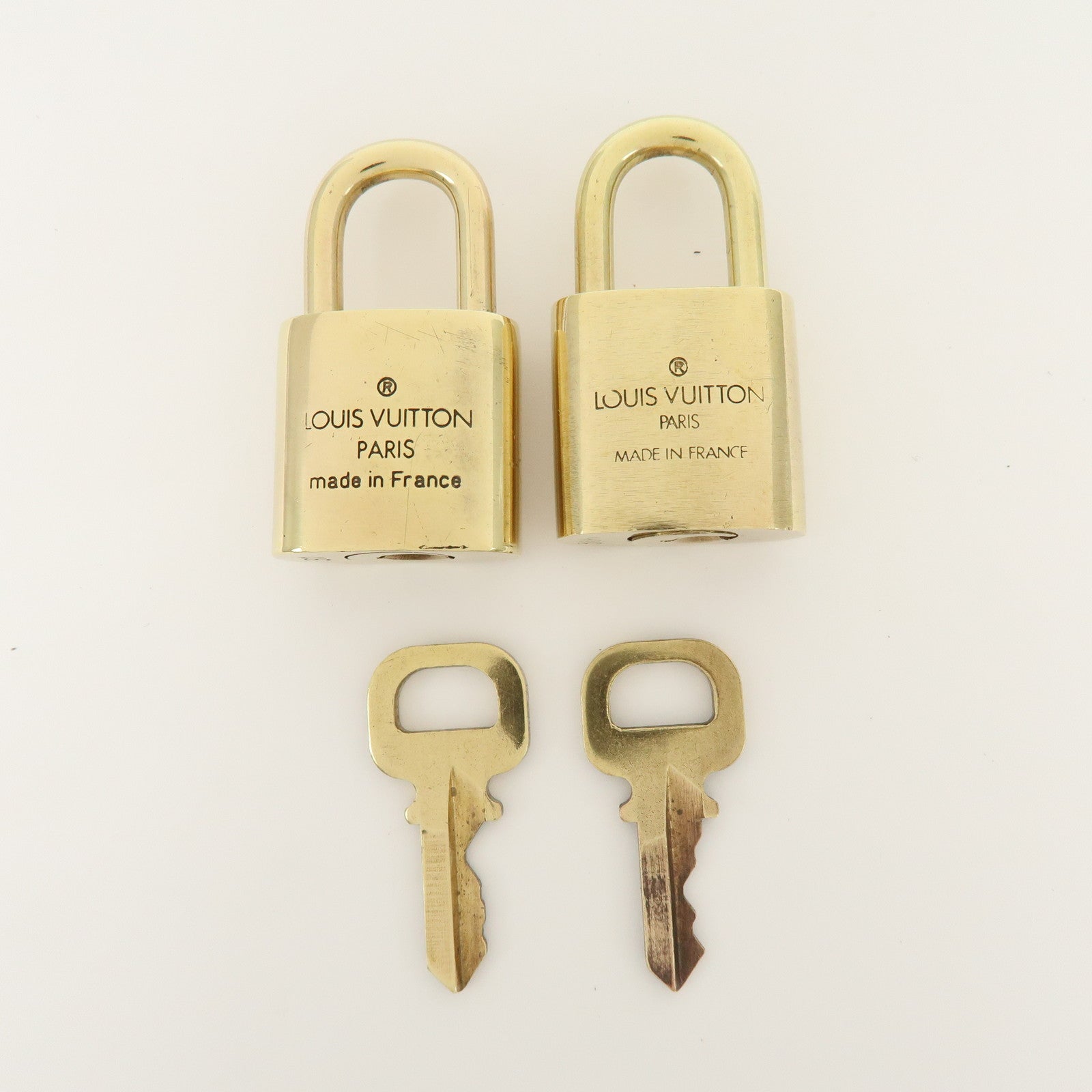 Louis Vuitton Set of 10 Metal Lock & Key Cadena Key Lock Gold