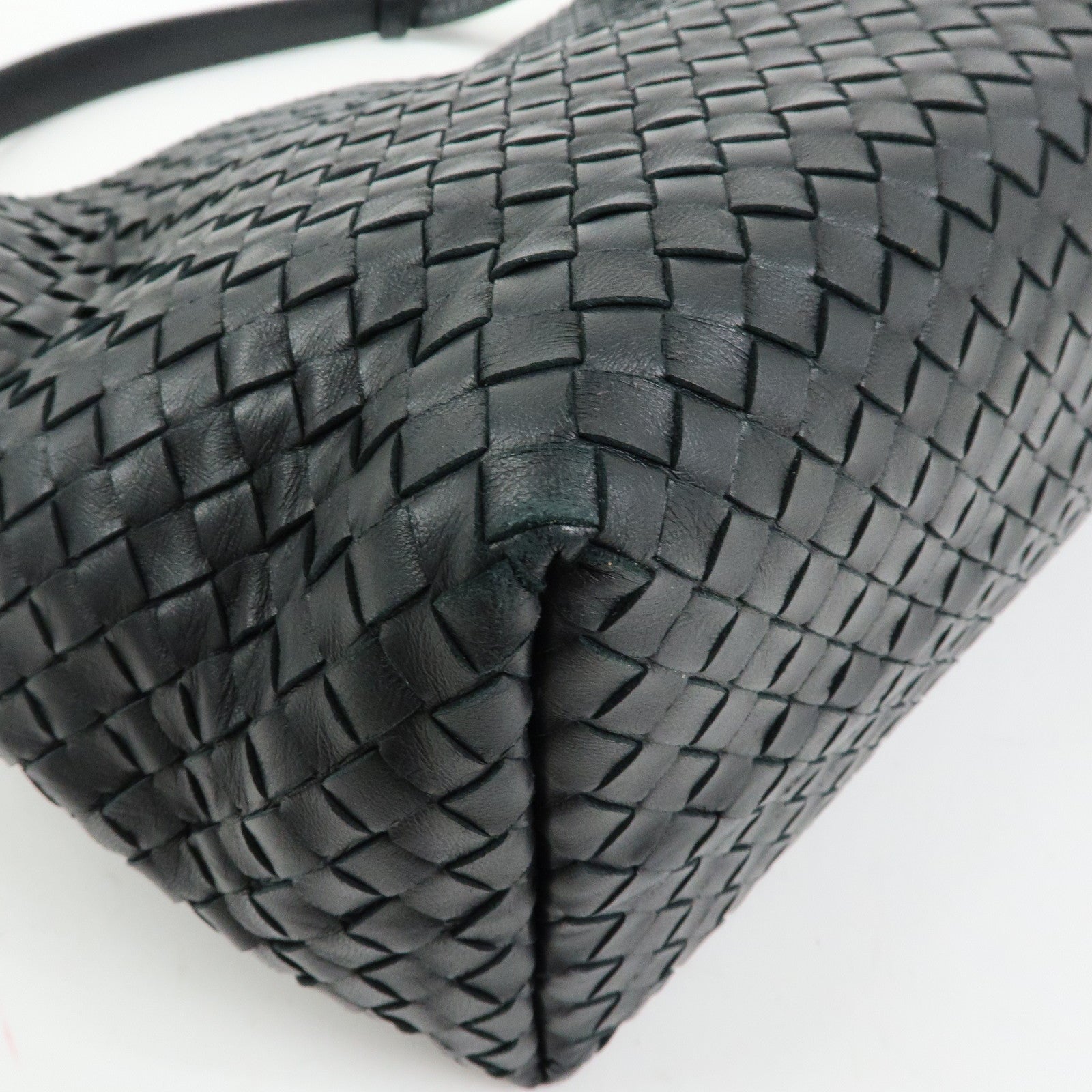 BOTTEGA VENETA Intrecciato Medium Garda Leather Hand Bag Black 179320
