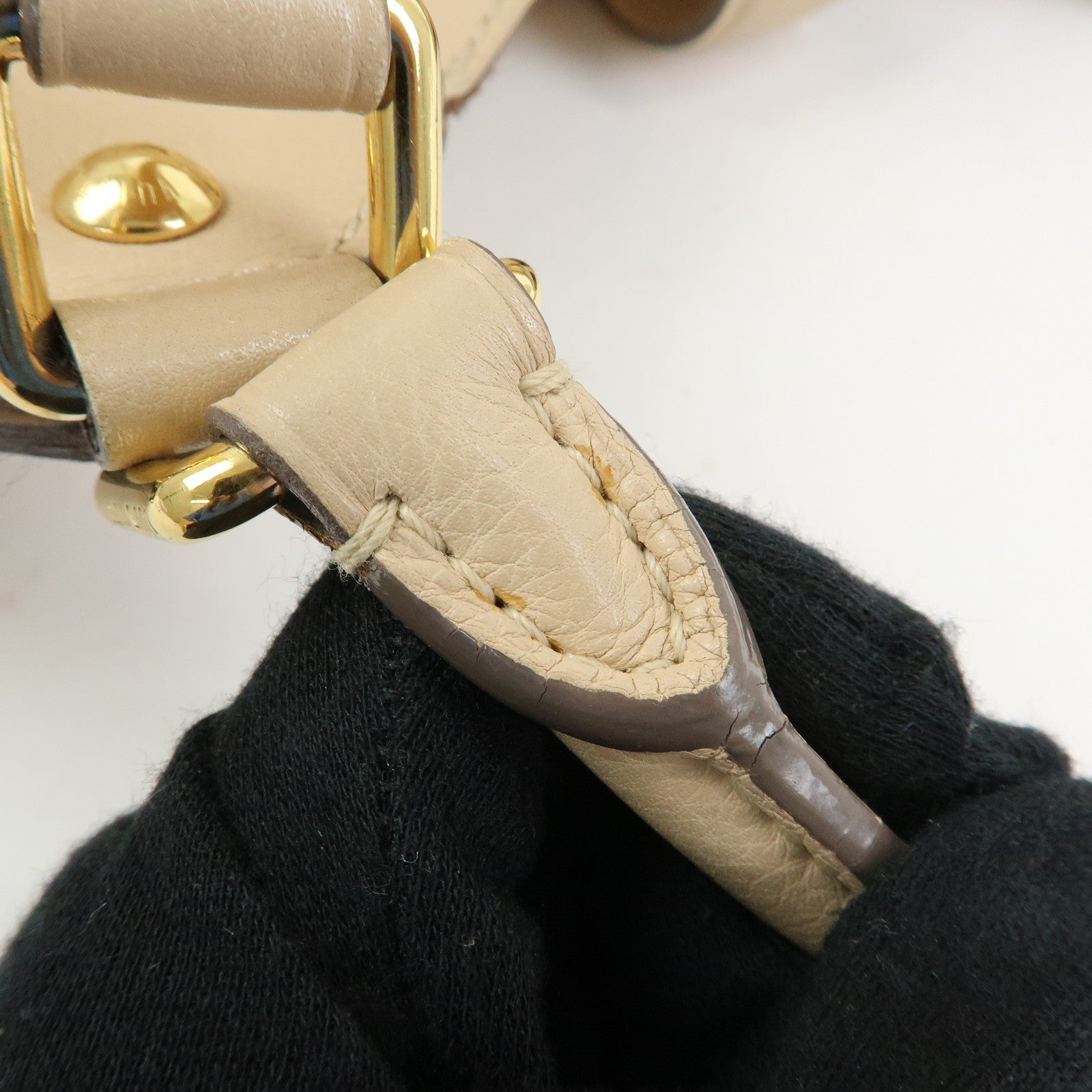 Louis Vuitton Monogram Mahina L Shoulder Hand Bag Sable M93979