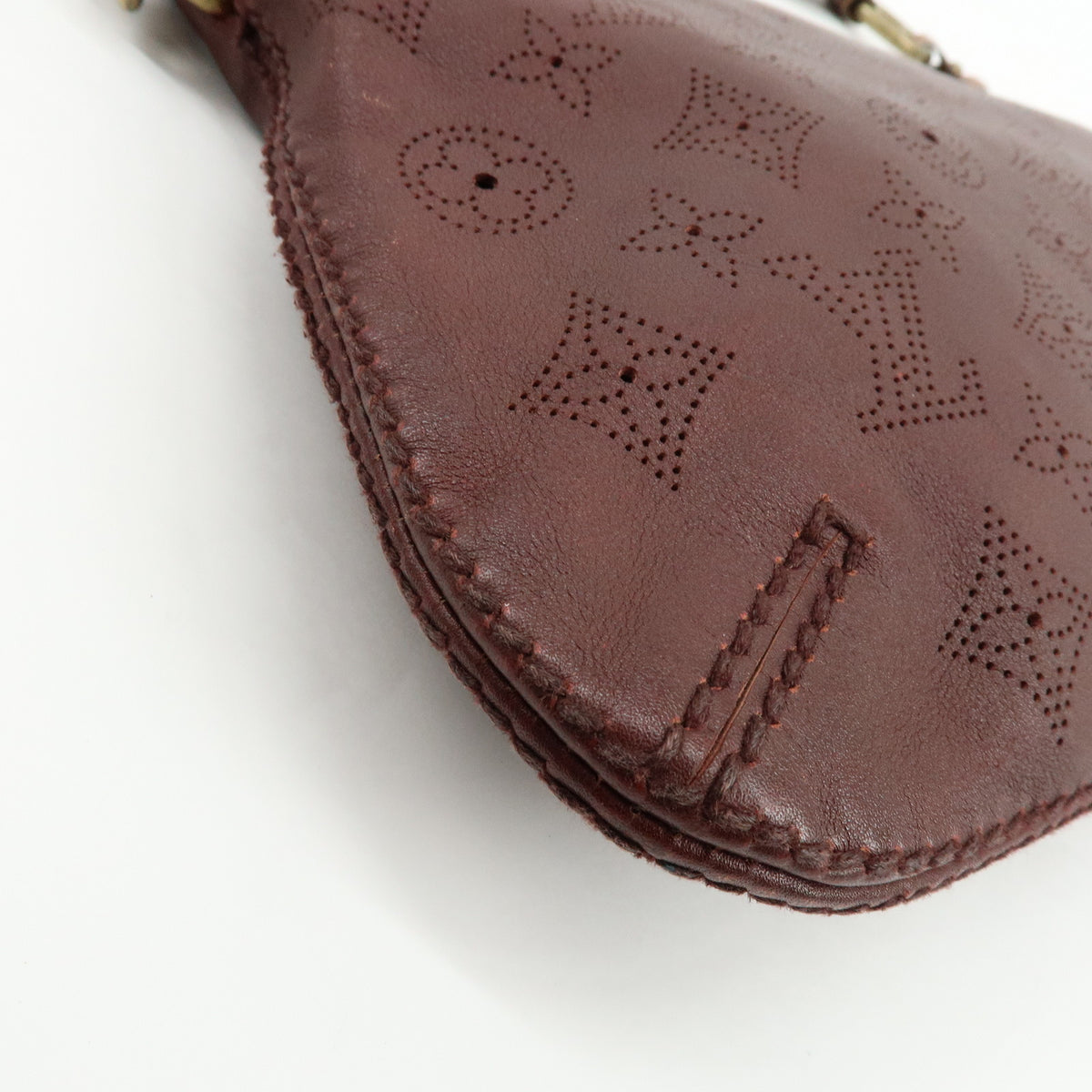 Louis Vuitton Monogram Onata Cuir Pochette Onata Aubergine M40003