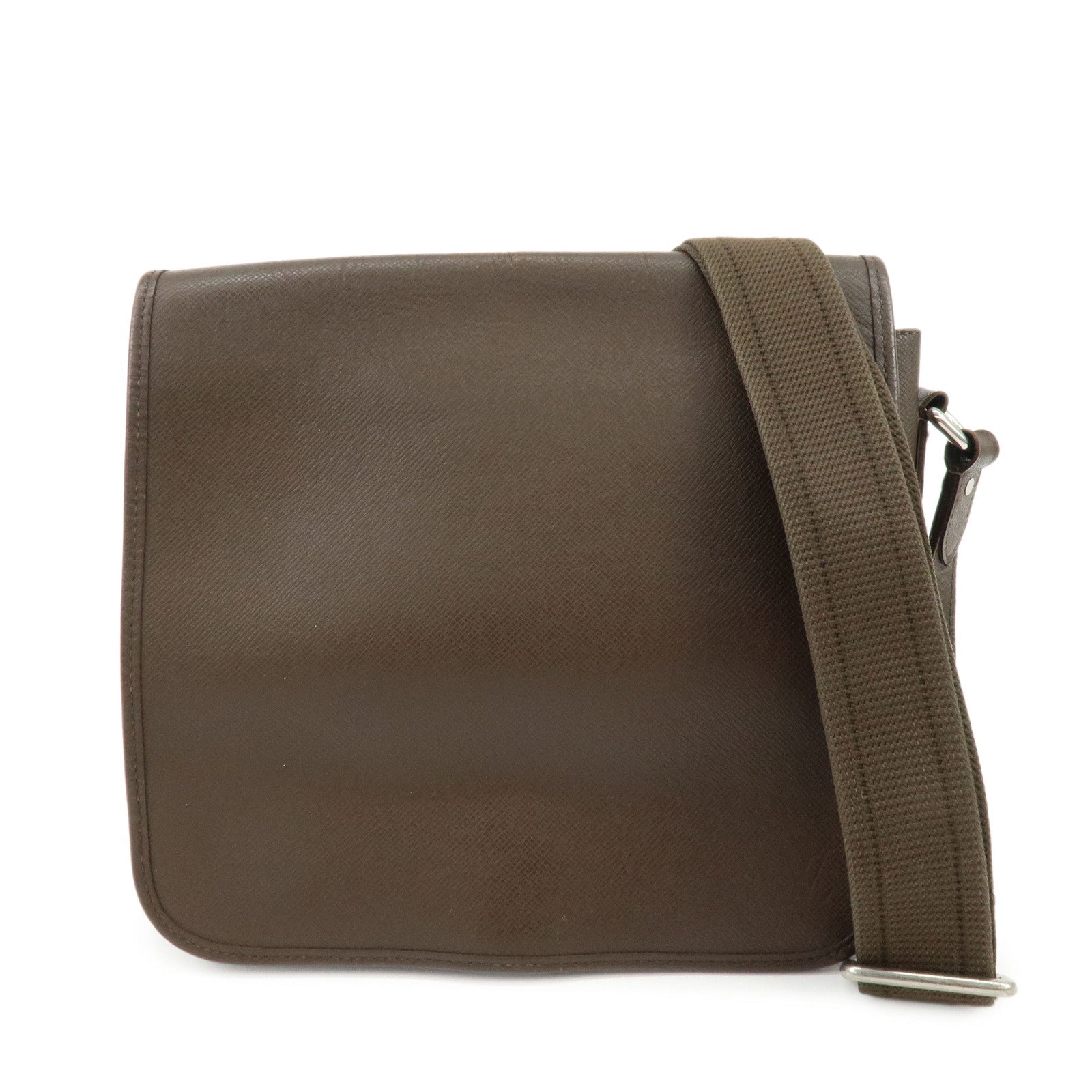 Louis Vuitton Taiga Andrei Shoulder Bag Crossbody Bag Grisly M32488