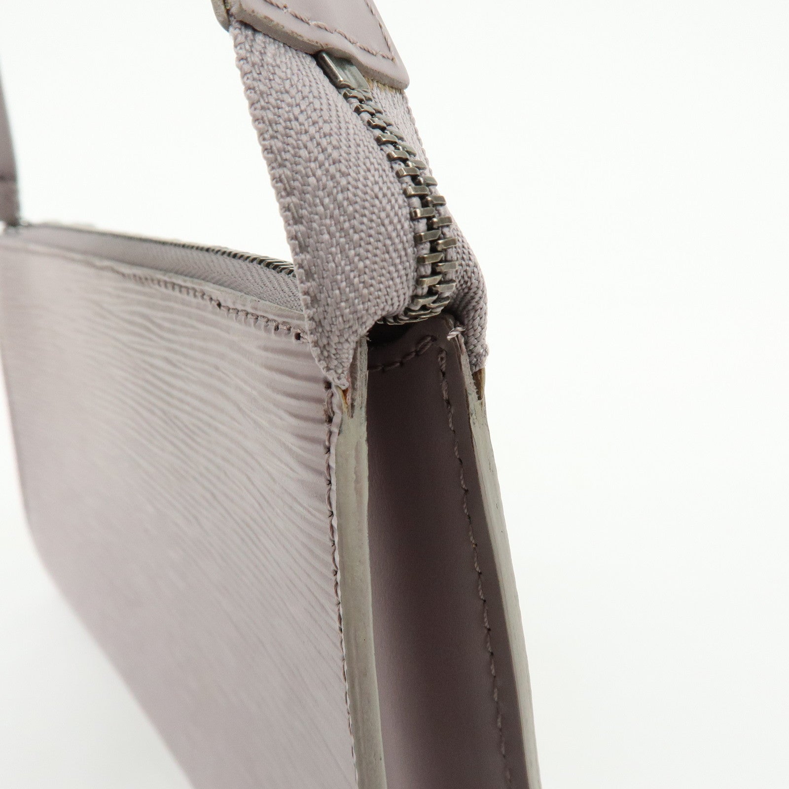 Louis Vuitton Epi Leather Pochette Accessoires  Pouch Lilac M5294B