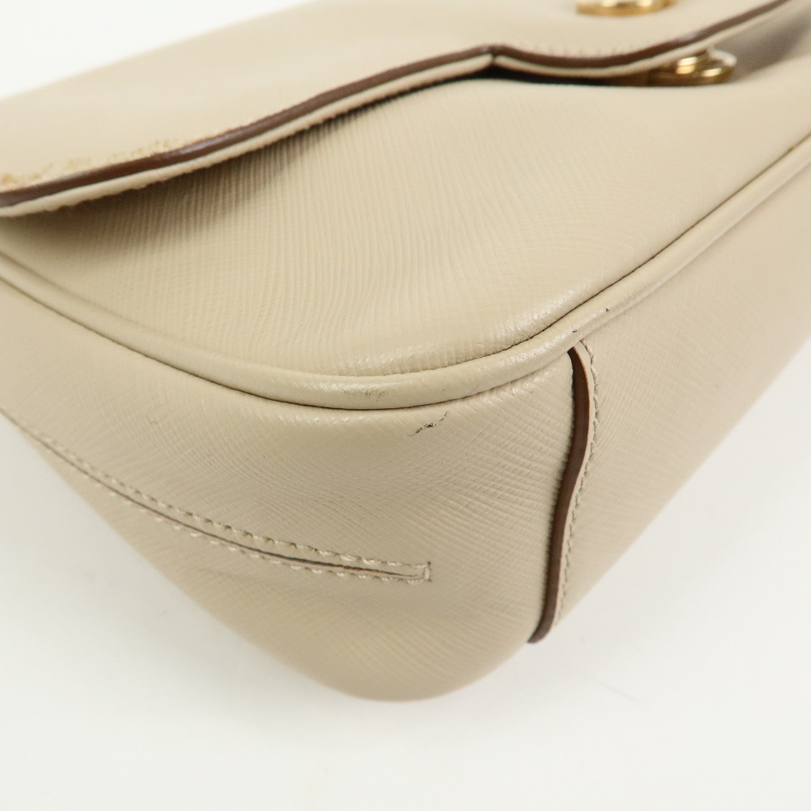 Ferragamo Gancini Leather Chain Shoulder Bag Hand Bag Light Beige