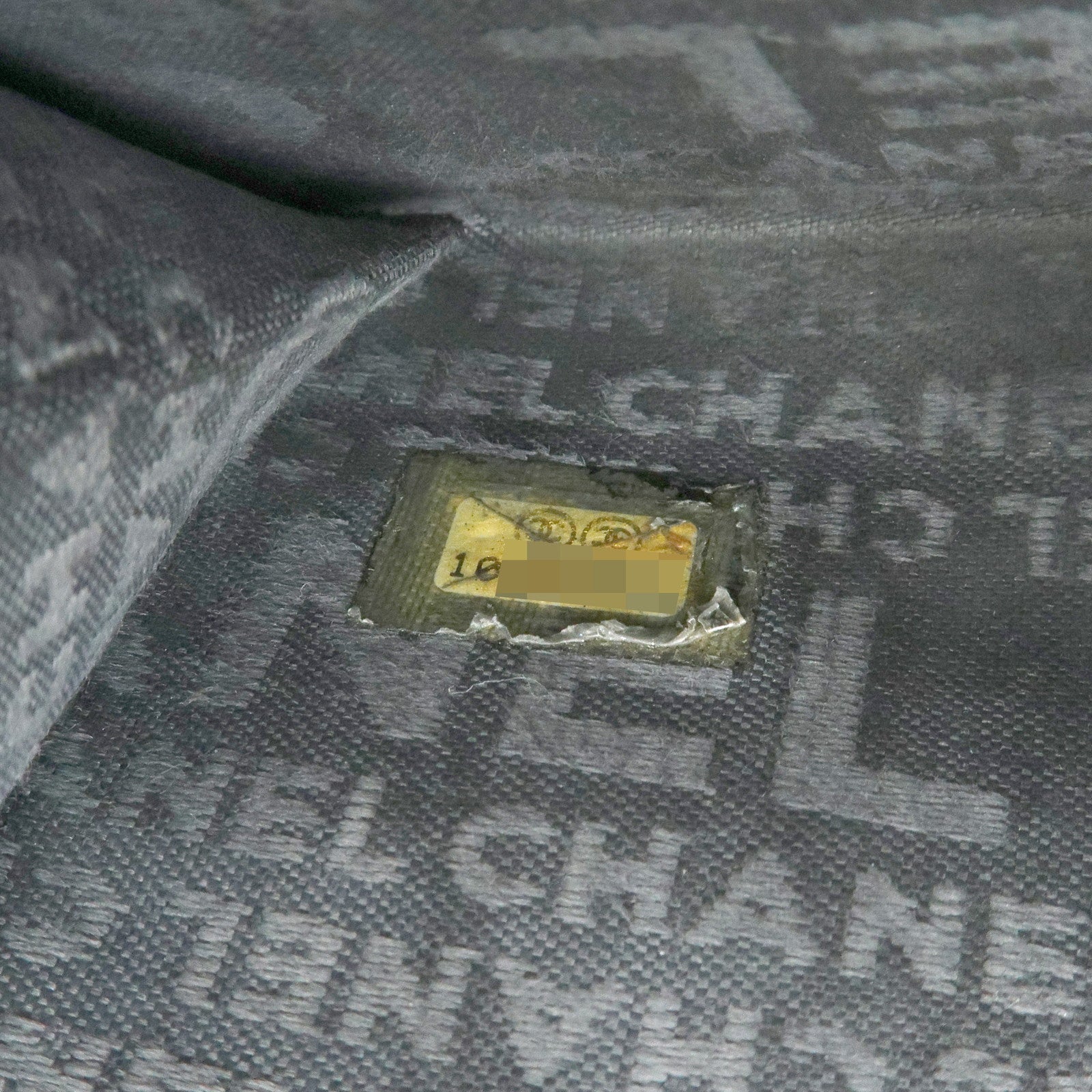 CHANEL Chocolate Bar Caviarskin W Hook Small Wallet Black Used