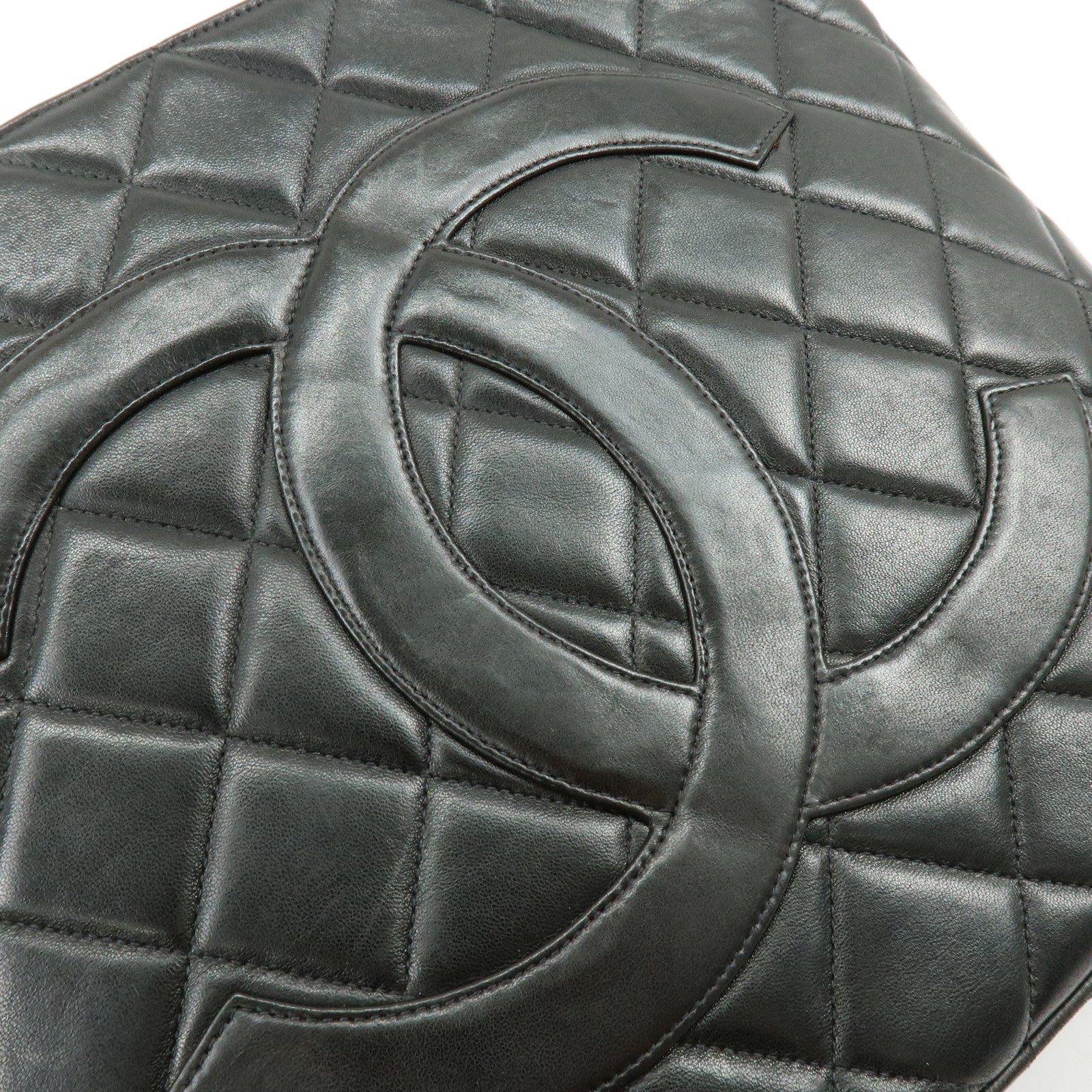 CHANELMatelasse COCO Mark Lambskin Medallion Tote Bag Black A01804
