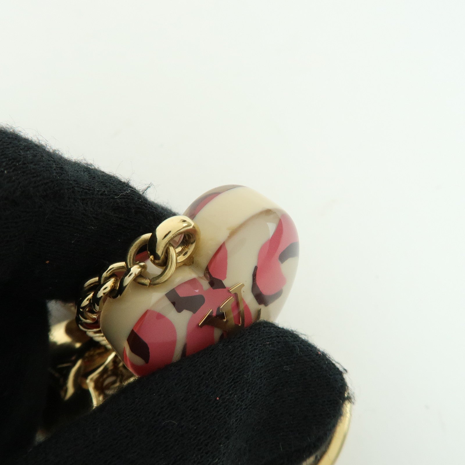 Louis Vuitton Porte Cles Leopard Bag Charm Blanc Corail M66263