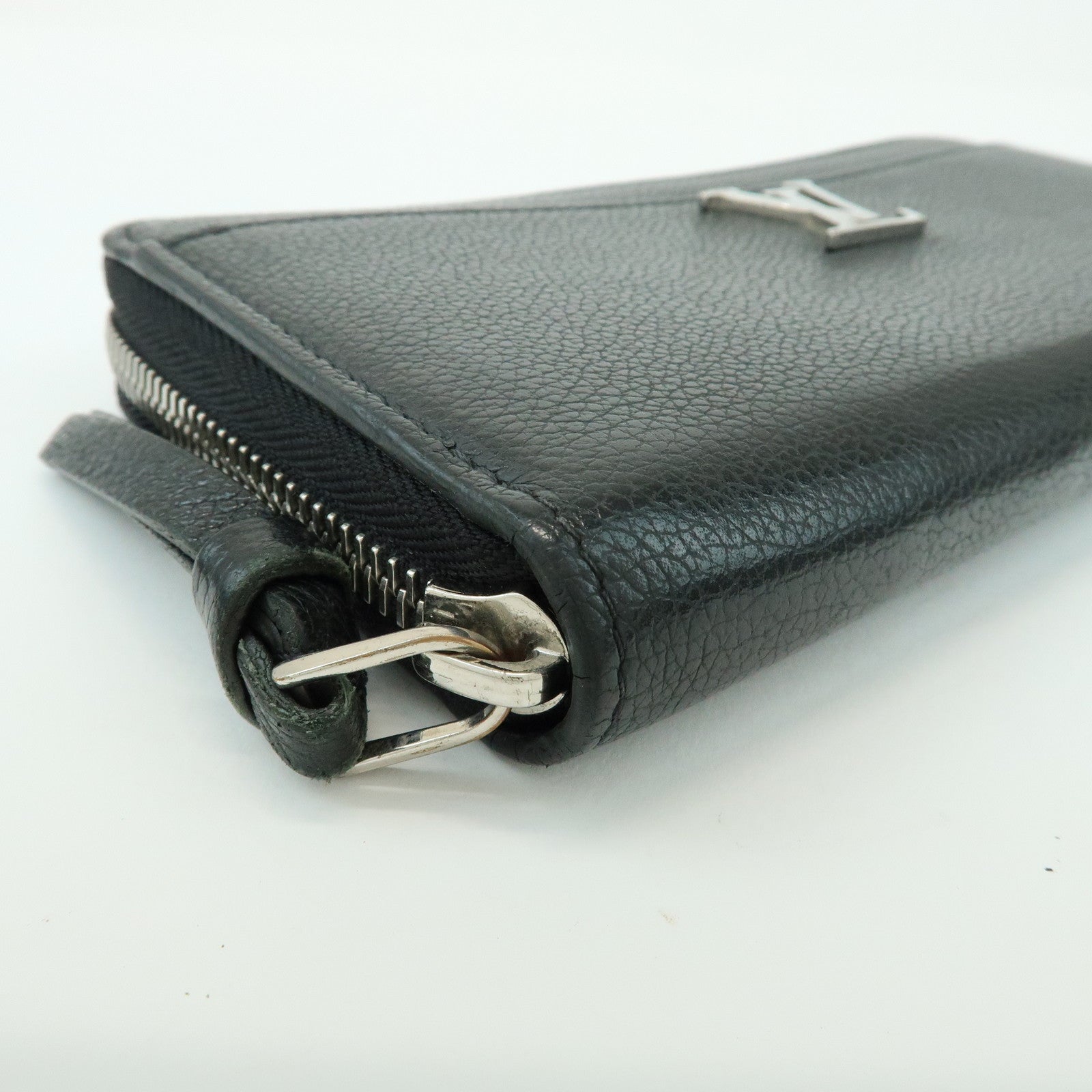 Louis Vuitton Leather Lockme Round Zippy Long Wallet Noir M62622