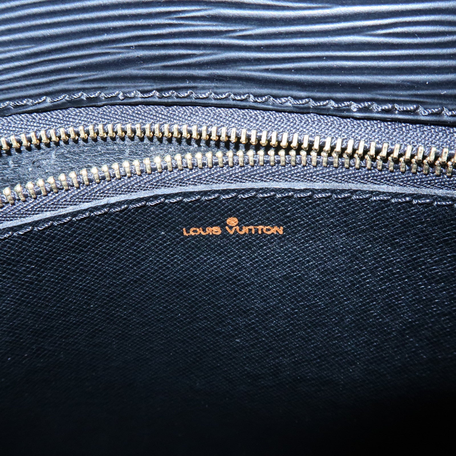 Louis Vuitton Epi Saint Cloud Shoulder Bag Black Noir M52192