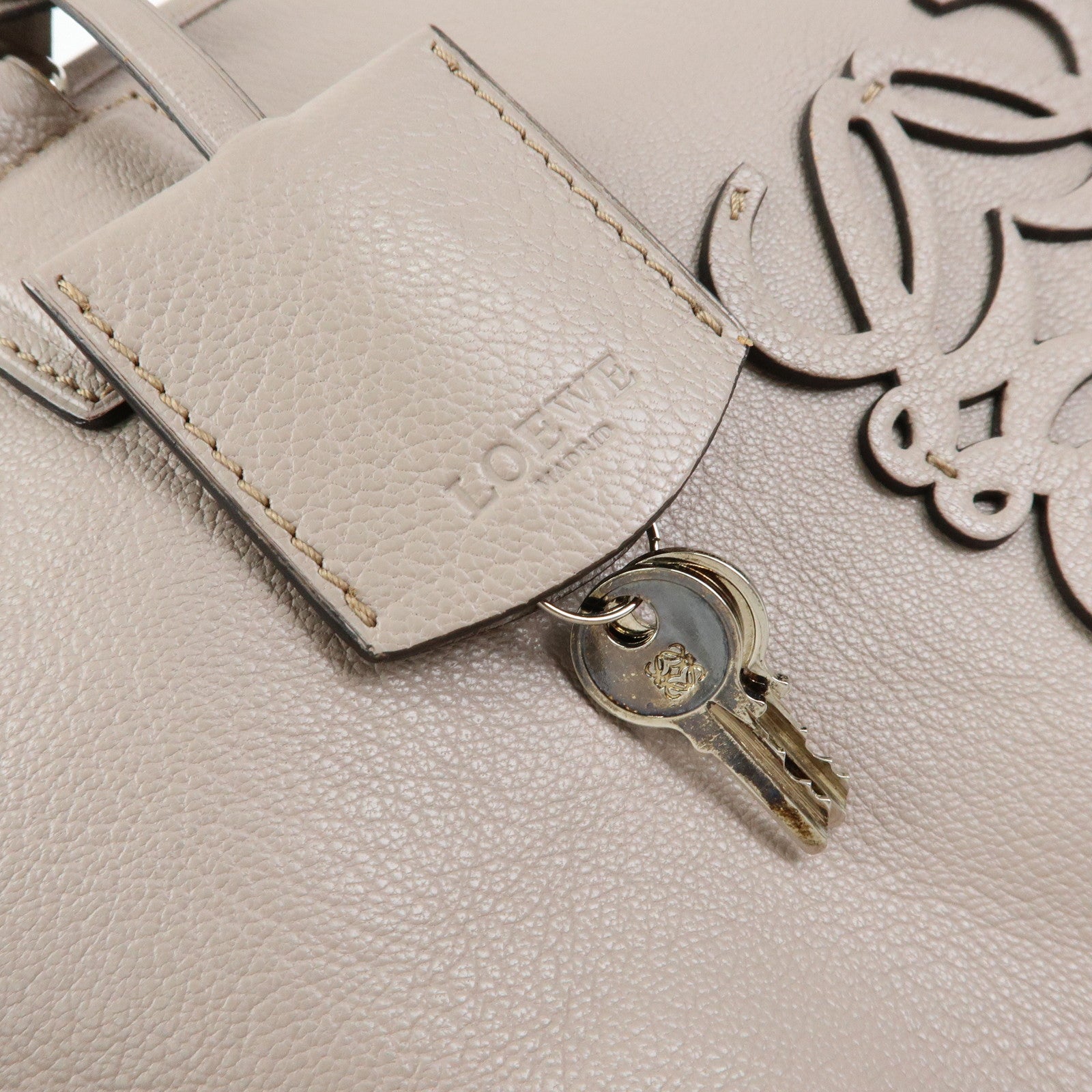 LOEWE Amazona 36 Anagram Leather Hand Bag Boston Bag Beige