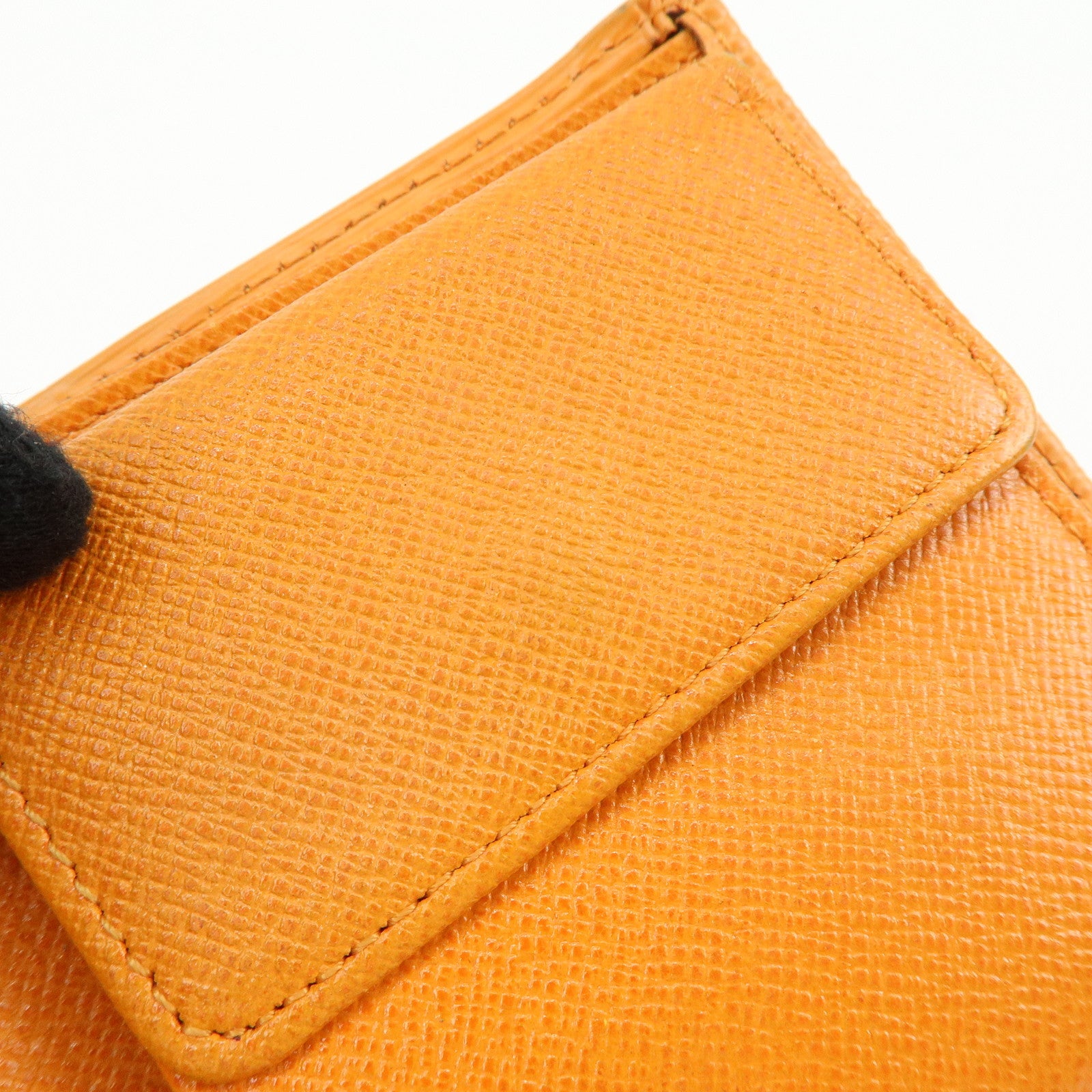 Louis Vuitton Epi Porte Billet Carte Credit Monnaie Wallet M6354H