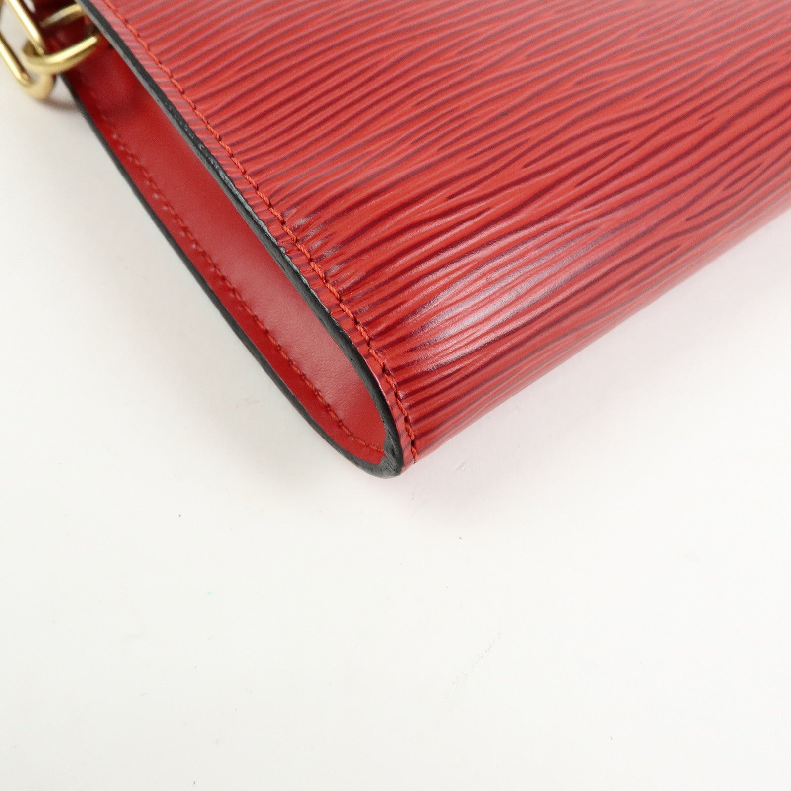 Louis Vuitton Epi Pochette Accessoires Hand Bag Castilian Red M52957