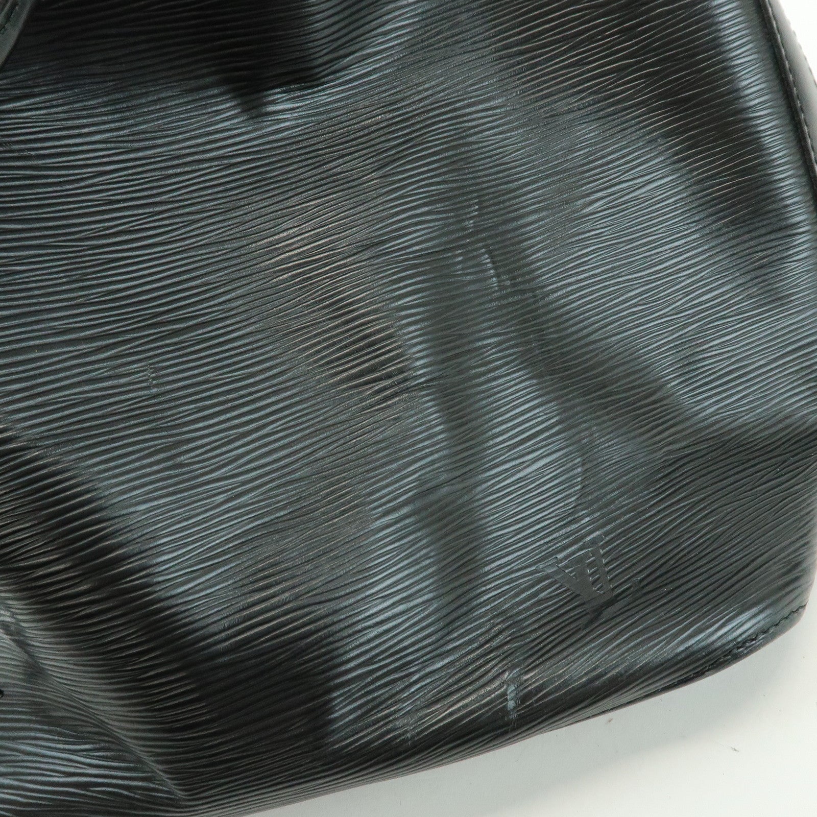 Louis Vuitton Epi Petit Noe Shoulder Bag Noir Black M44102
