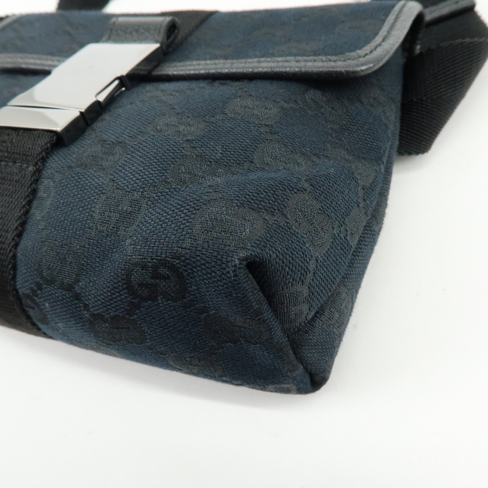 GUCCI GG Canvas Leather Waist Pouch Body Bag Black 131236