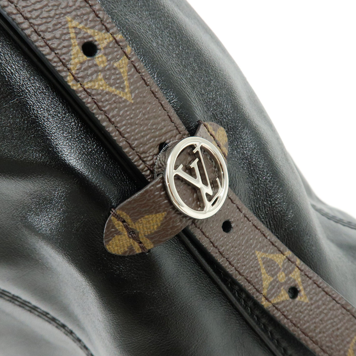 Louis Vuitton Monogram CarryAll Vibe MM Lamb Skin Shoulder Bag M25143