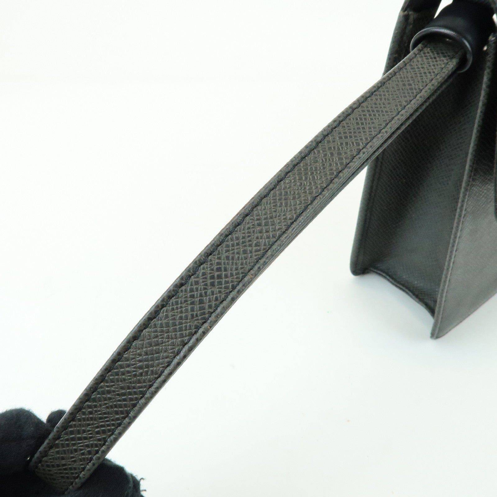 Louis Vuitton Taiga Leather Selenga Clutch Bag Ardoise M30782