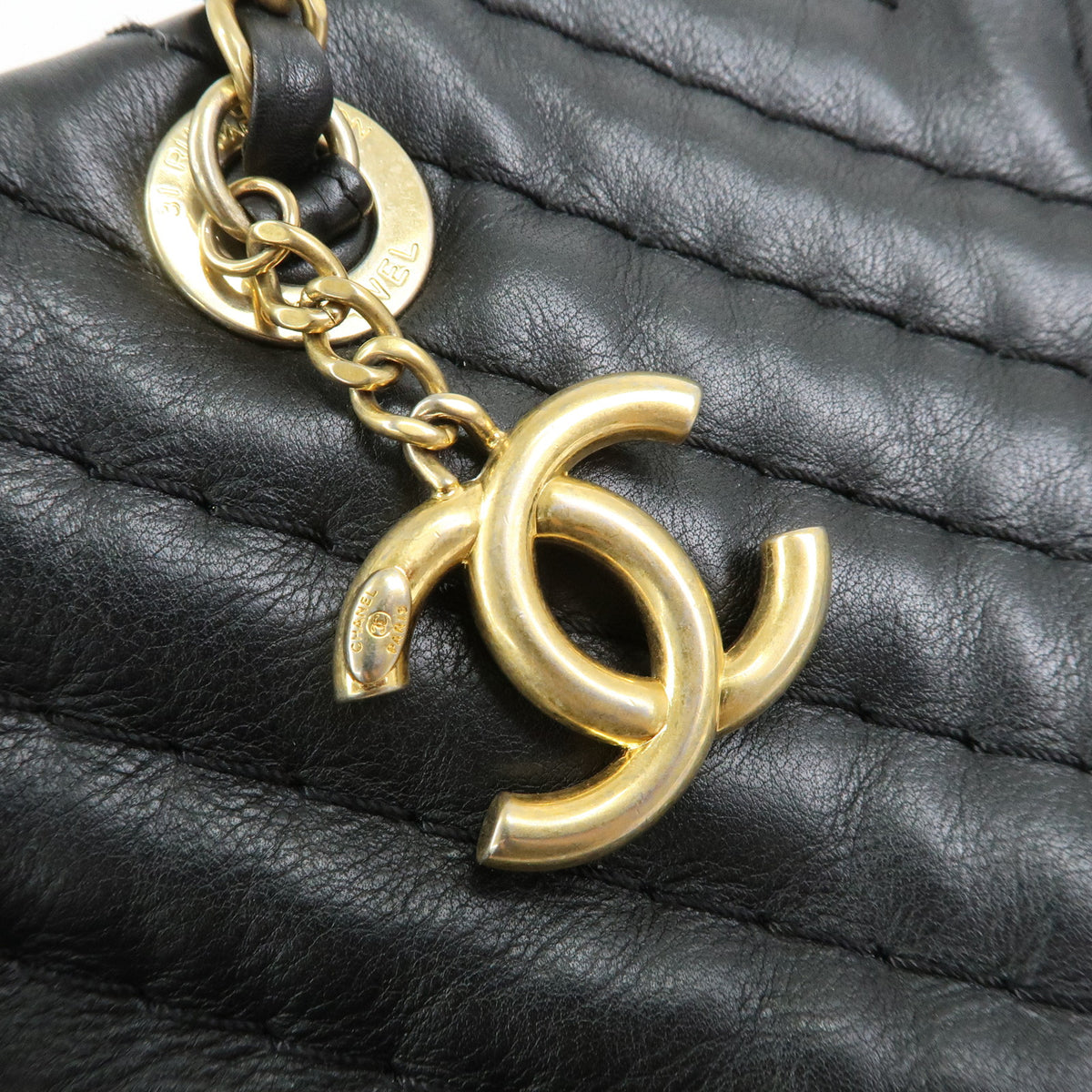 CHANEL Calf Skin V Stich Shevron Chain Shoulder Bag Tote Bag Black