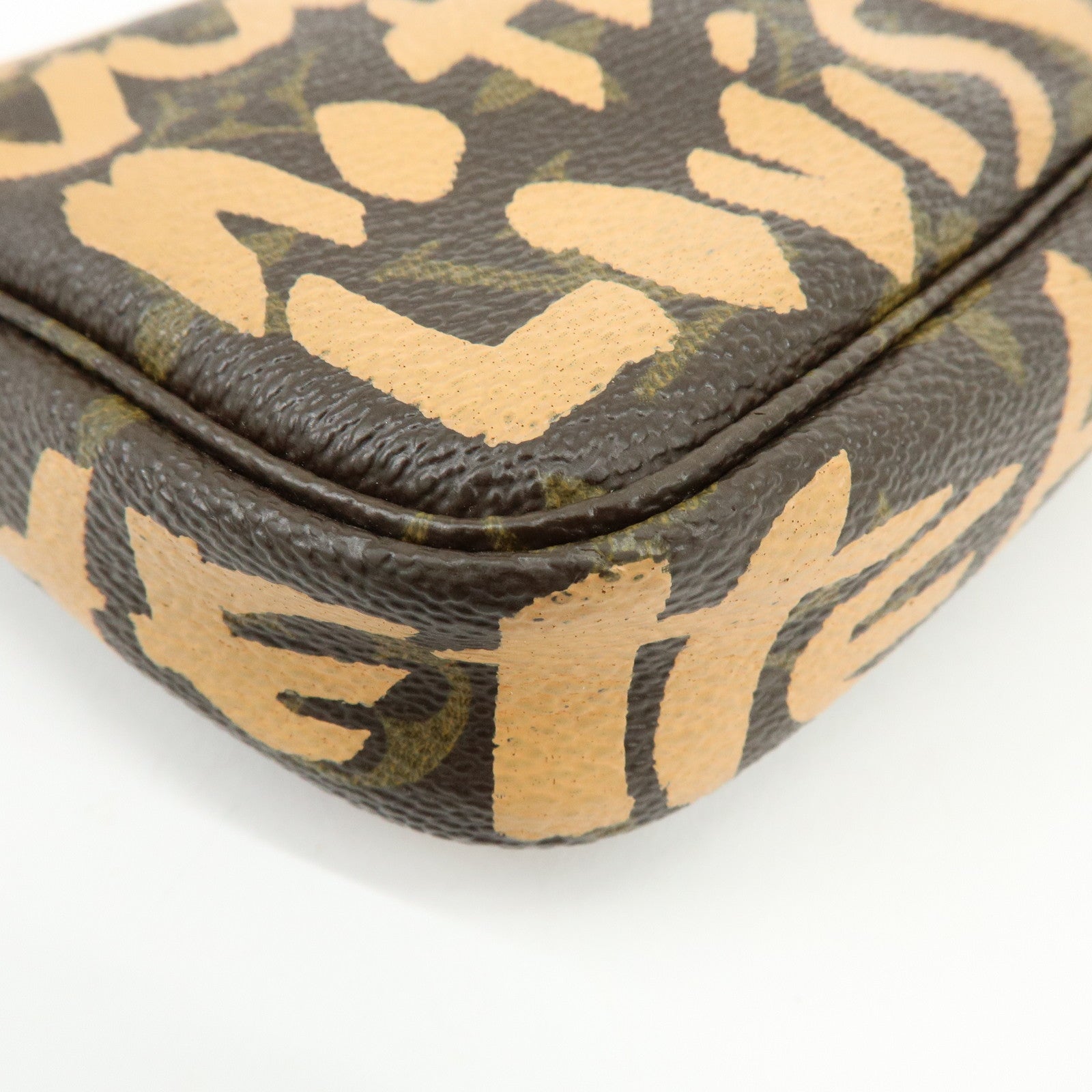 Louis Vuitton Monogram Graffiti Pochette Accessoires Hand Bag M92193