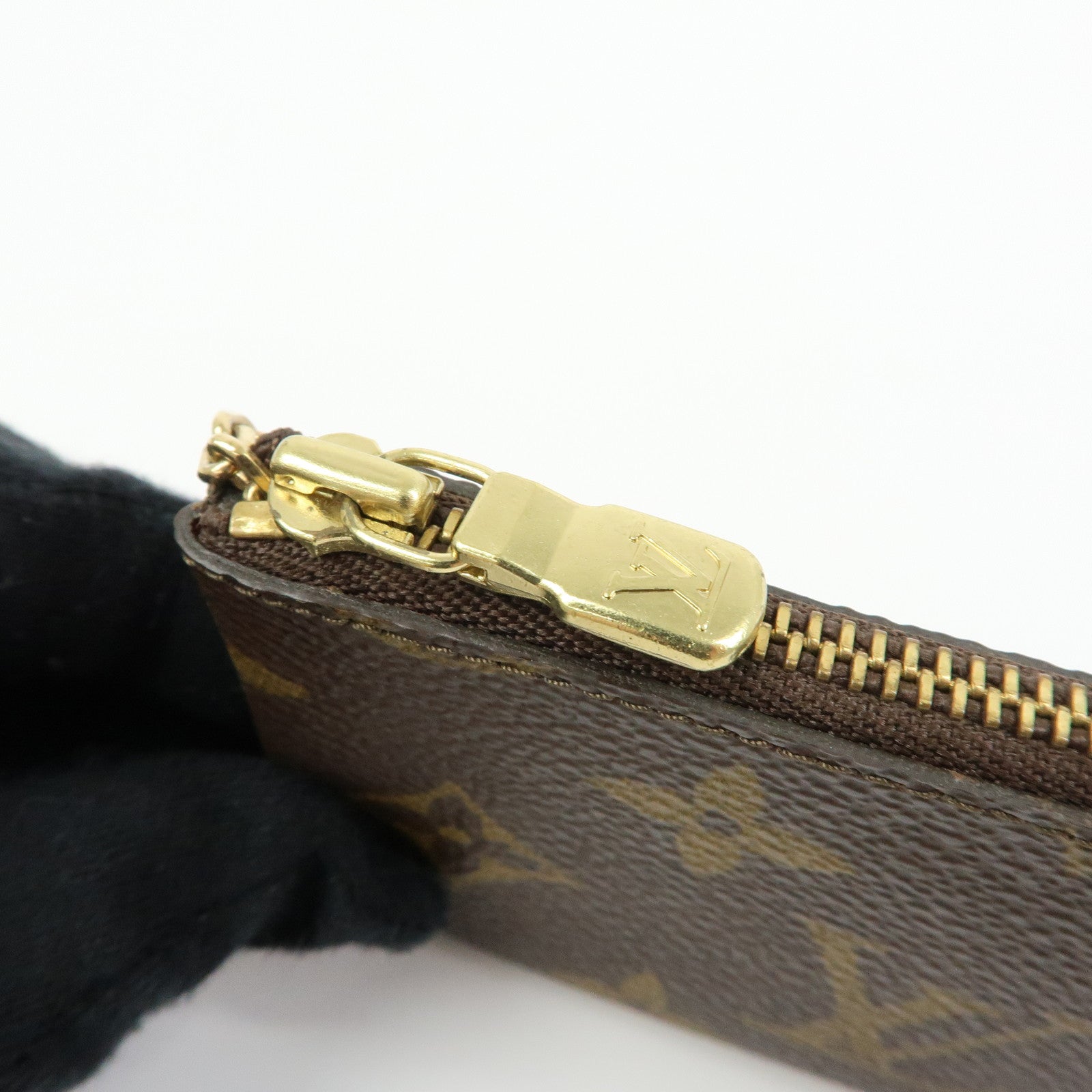 Louis Vuitton Monogram Pochette Cles Coin Case Key Case M62650