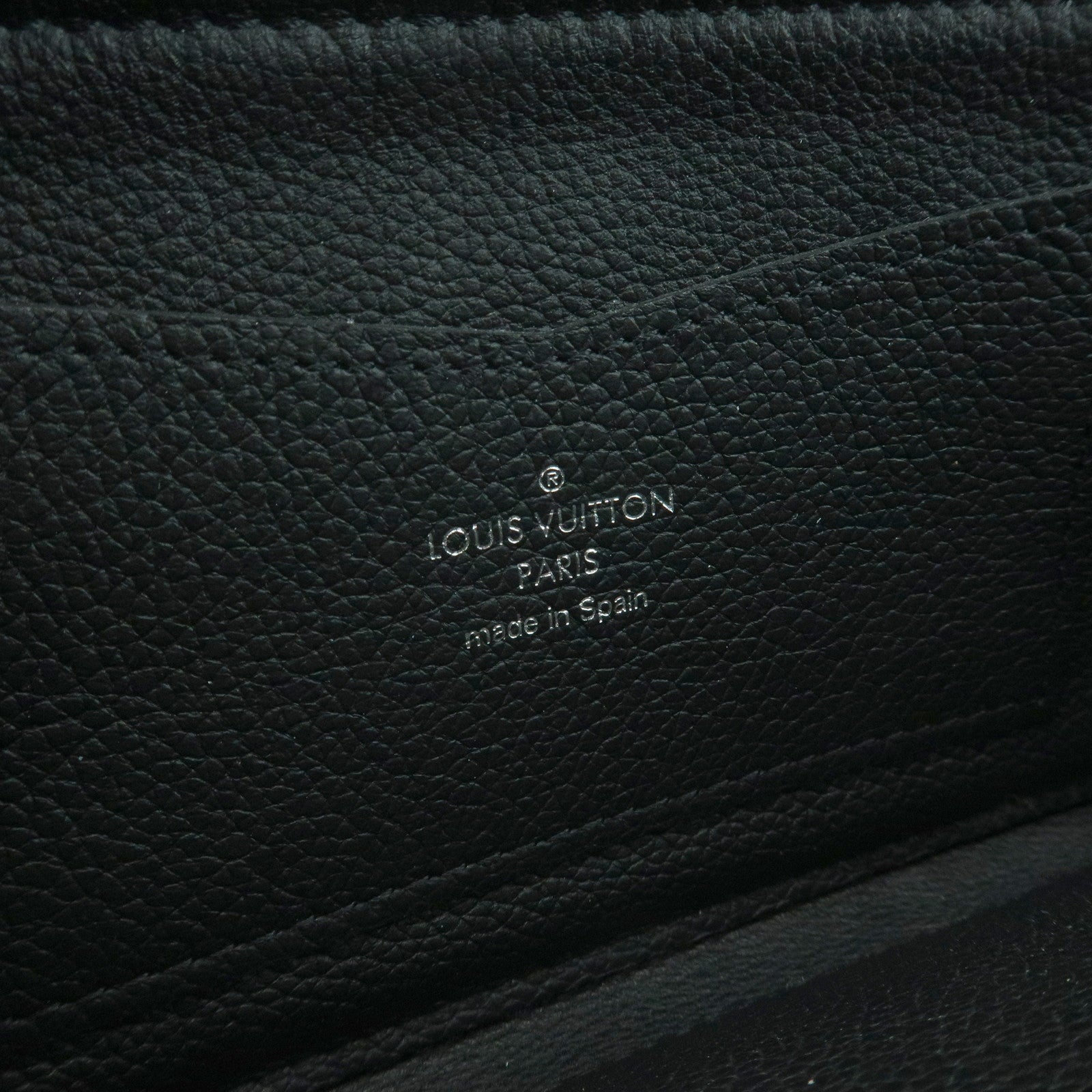 Louis Vuitton Leather Lockme Round Zippy Long Wallet Noir M62622