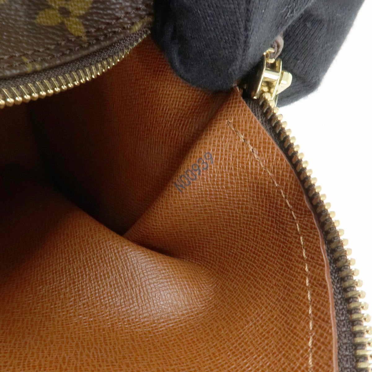 Louis Vuitton Monogram Papillon 30 Hand Bag Brown M51365