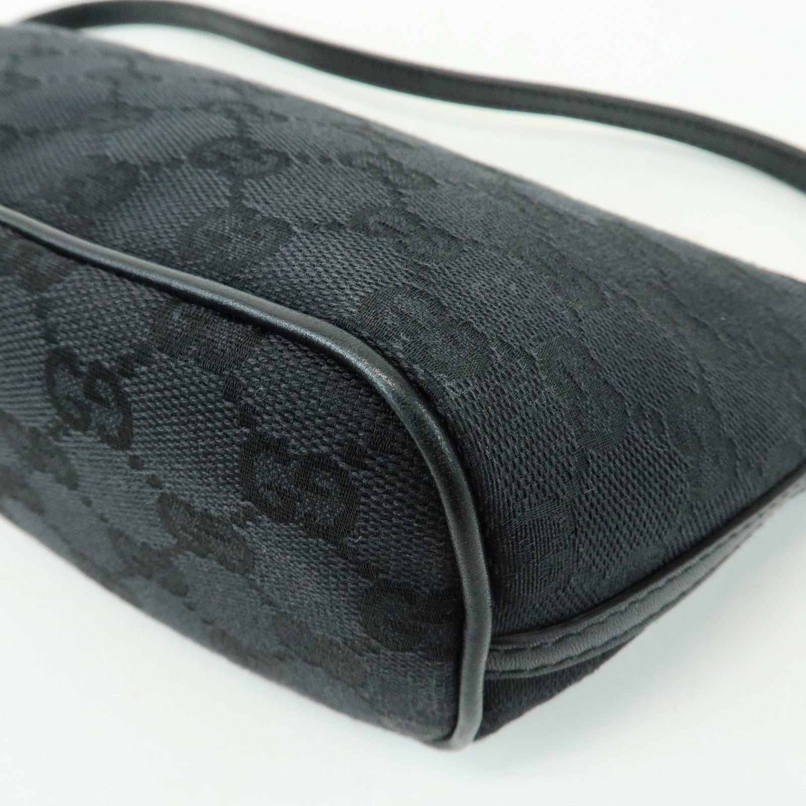 GUCCI Boat Bag GG Canvas Leather Accessory Pouch Hand Bag 07198