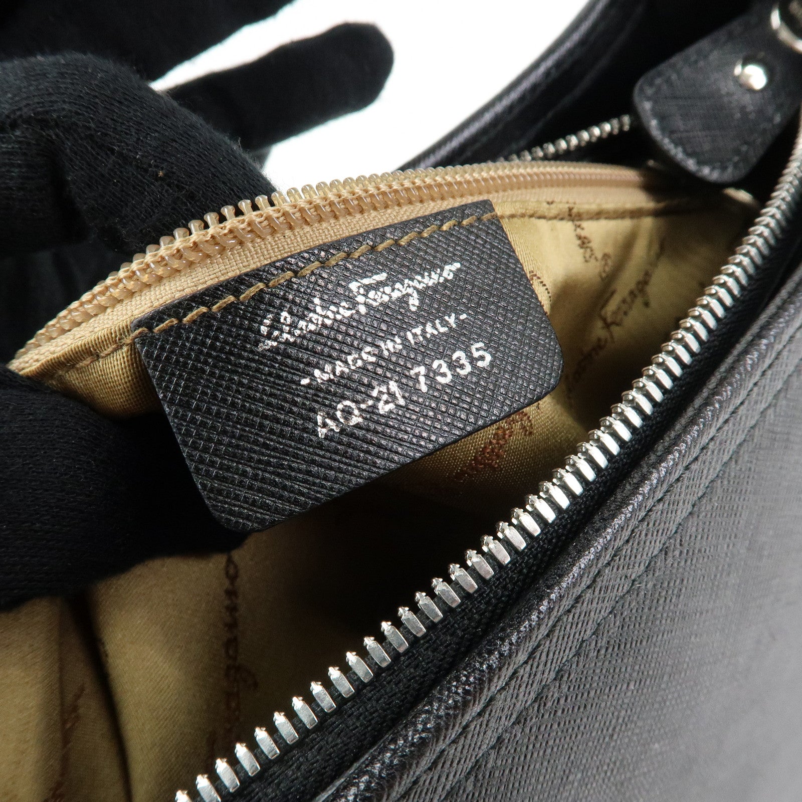 Ferragamo Gancini Leather Shoulder Bag Hand Bag Black