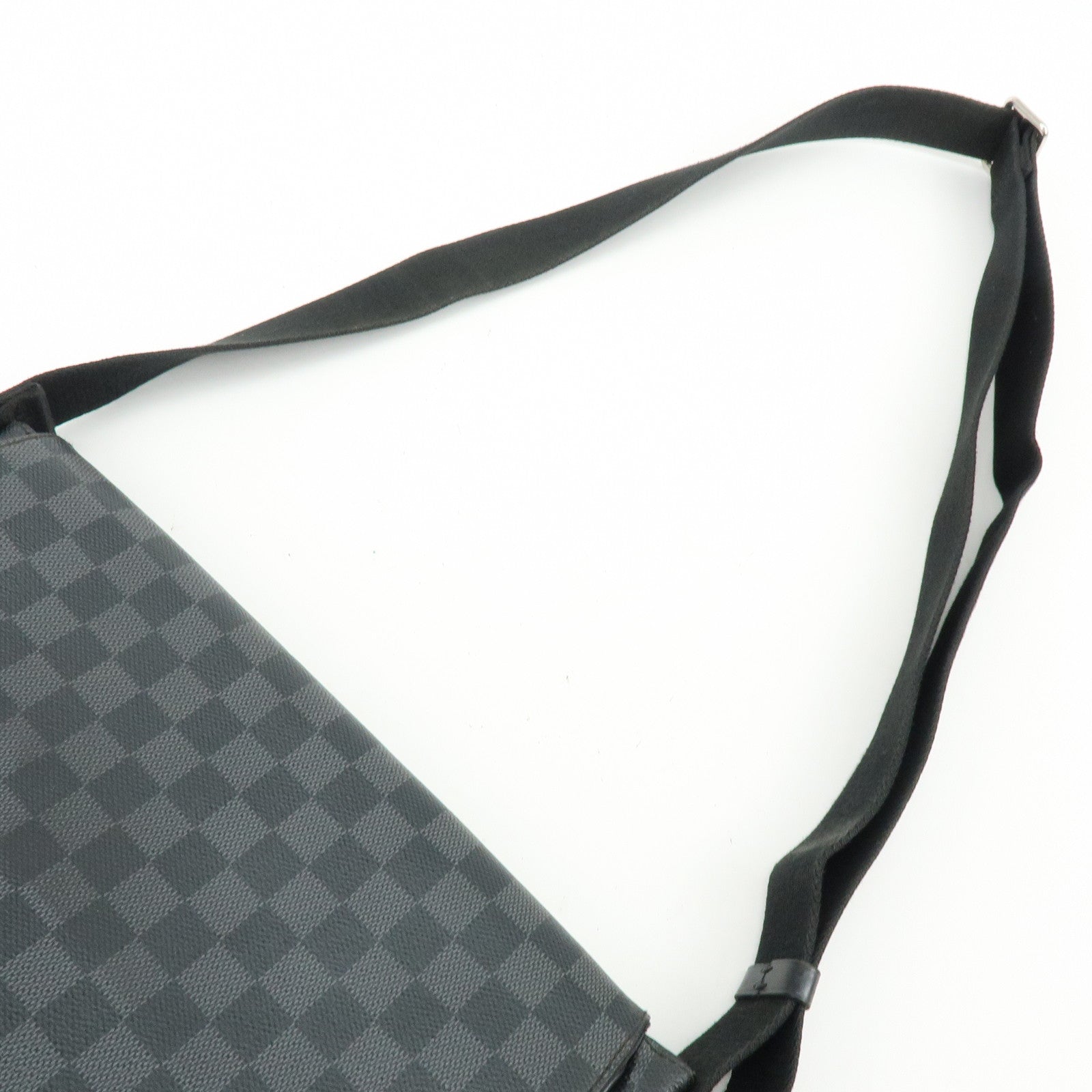 Louis Vuitton Damier Graphite District PM Shoulder Bag Noir N41260